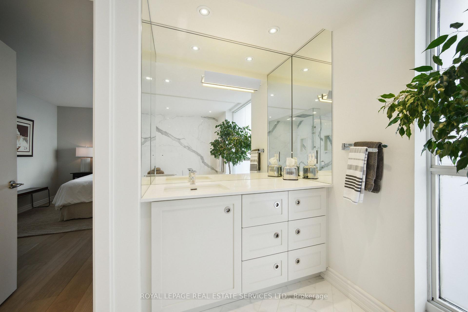 Photo 17 of Unit 601, 480 Queens Quay W, Toronto, Waterfront Communities — HOMEH