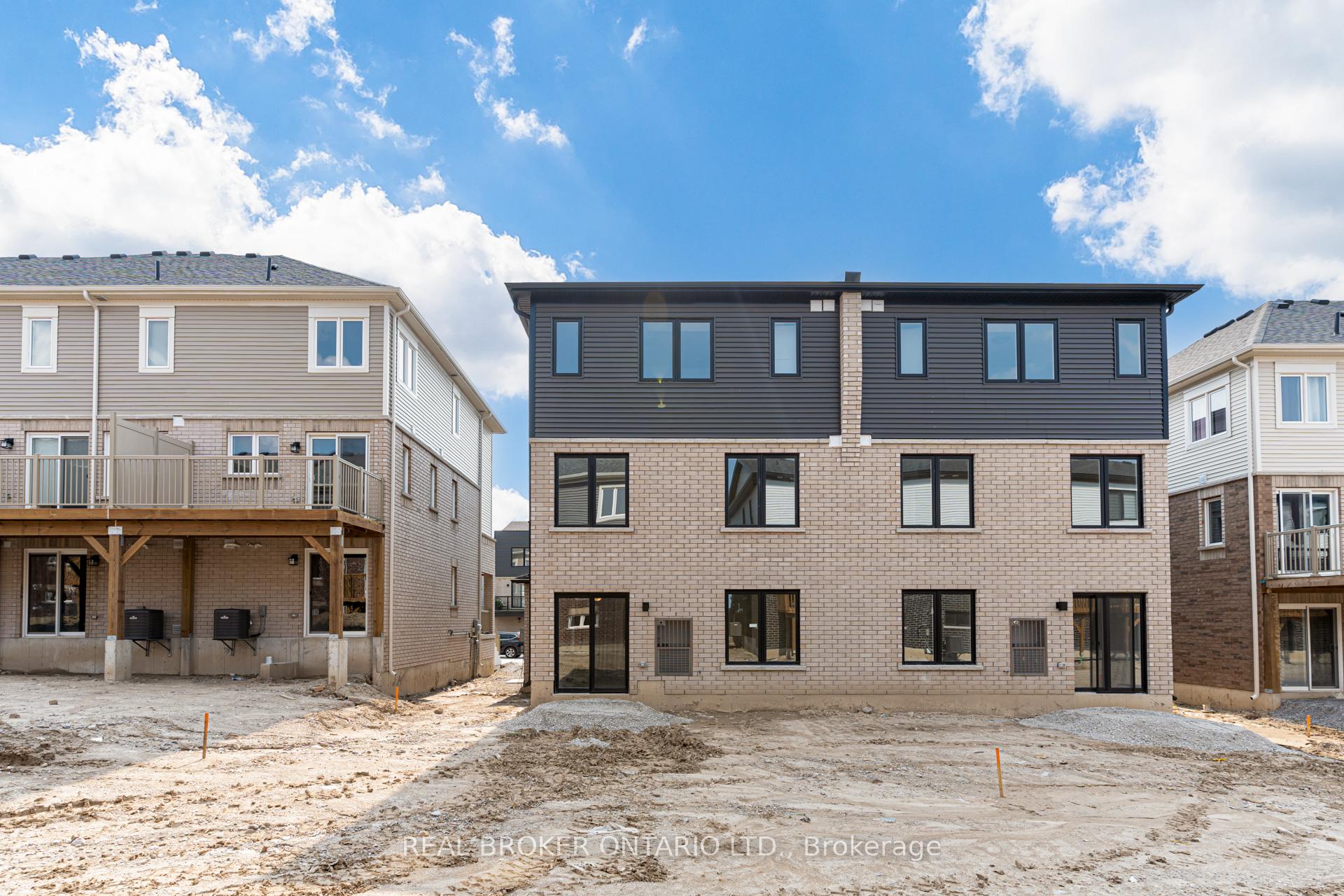 Photo 2 of Unit 6, 32 Wagon Lane N, Barrie, Rural Barrie Southeast — HOMEH