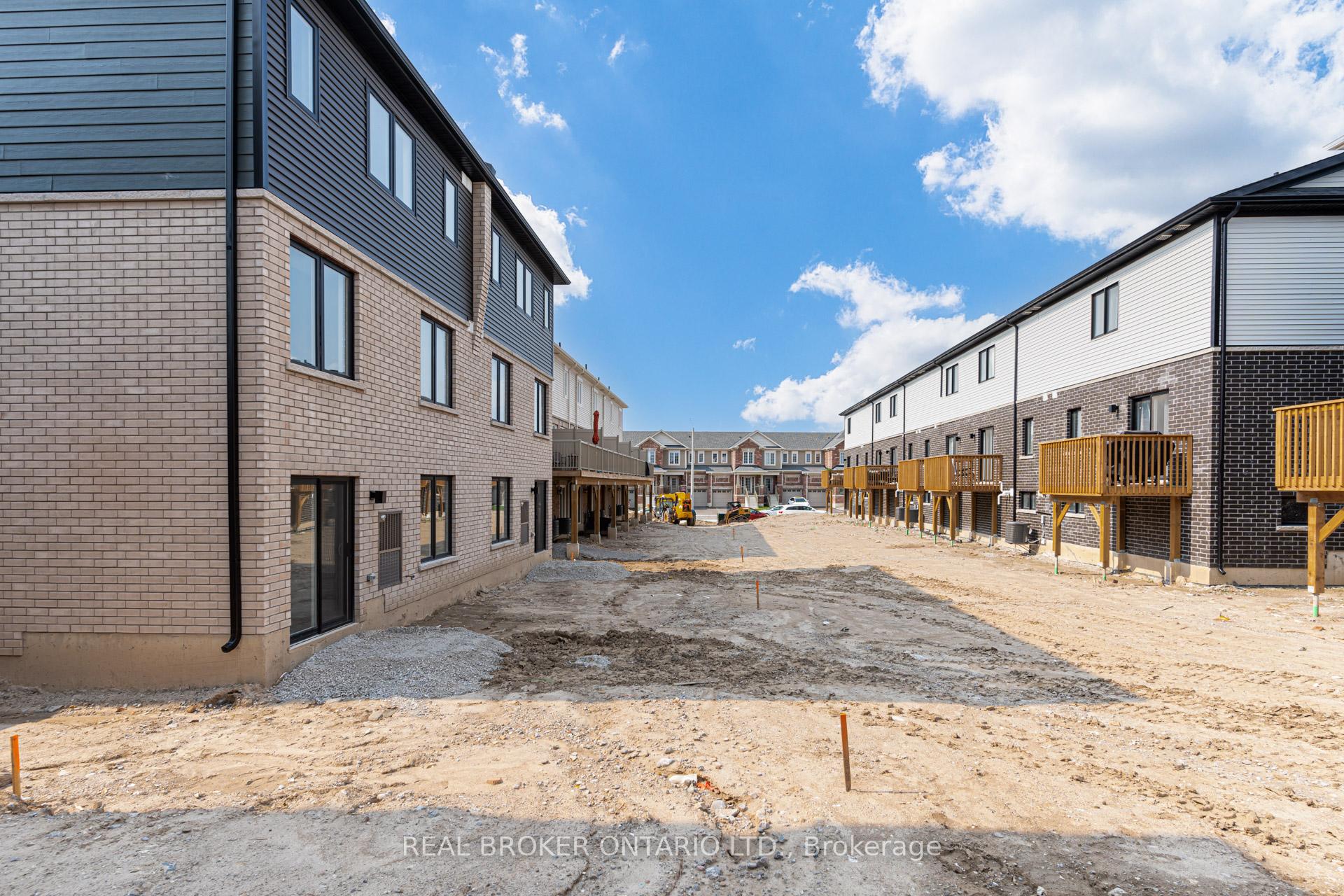 Photo 31 of Unit 6, 32 Wagon Lane N, Barrie, Rural Barrie Southeast — HOMEH