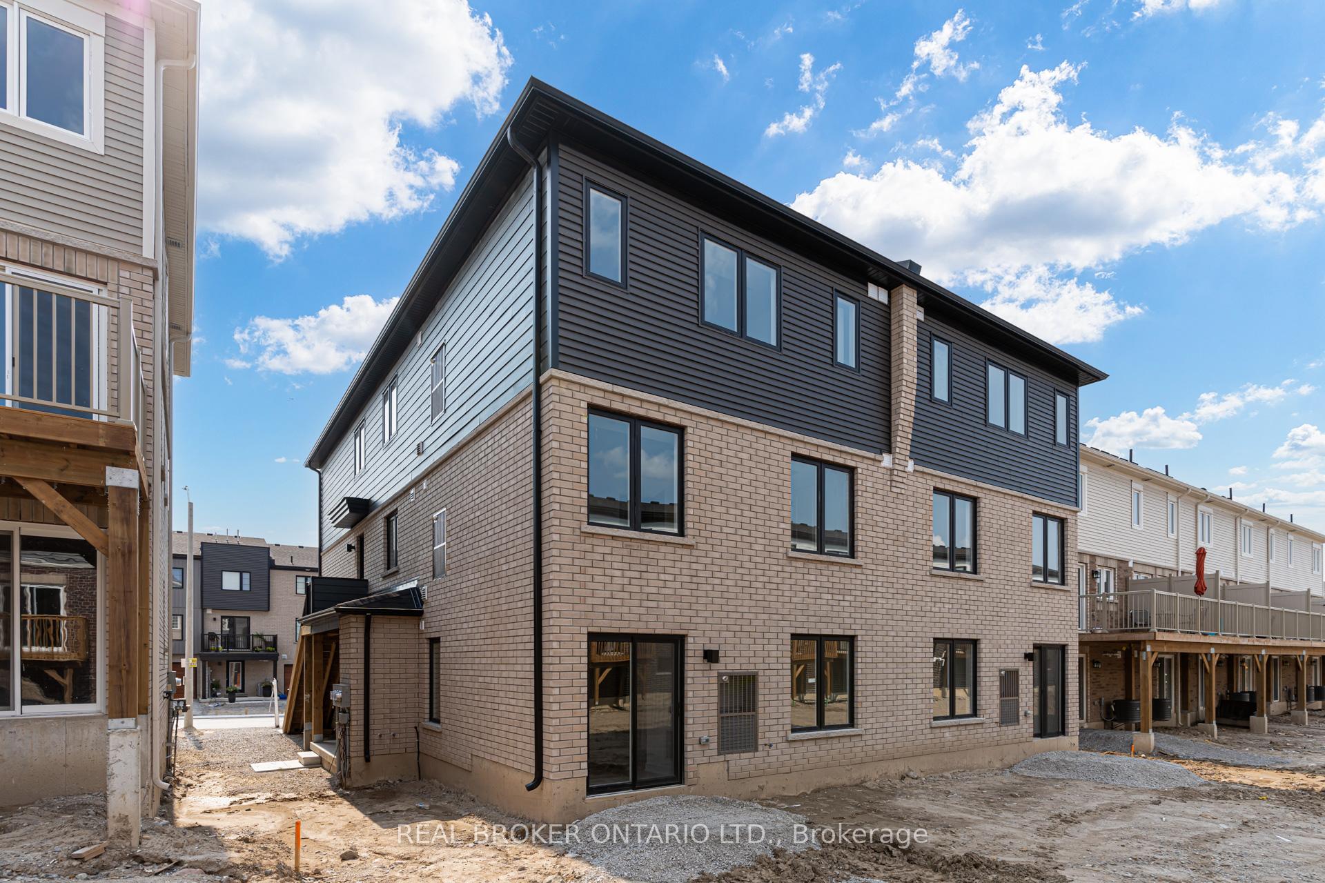 Photo 32 of Unit 6, 32 Wagon Lane N, Barrie, Rural Barrie Southeast — HOMEH