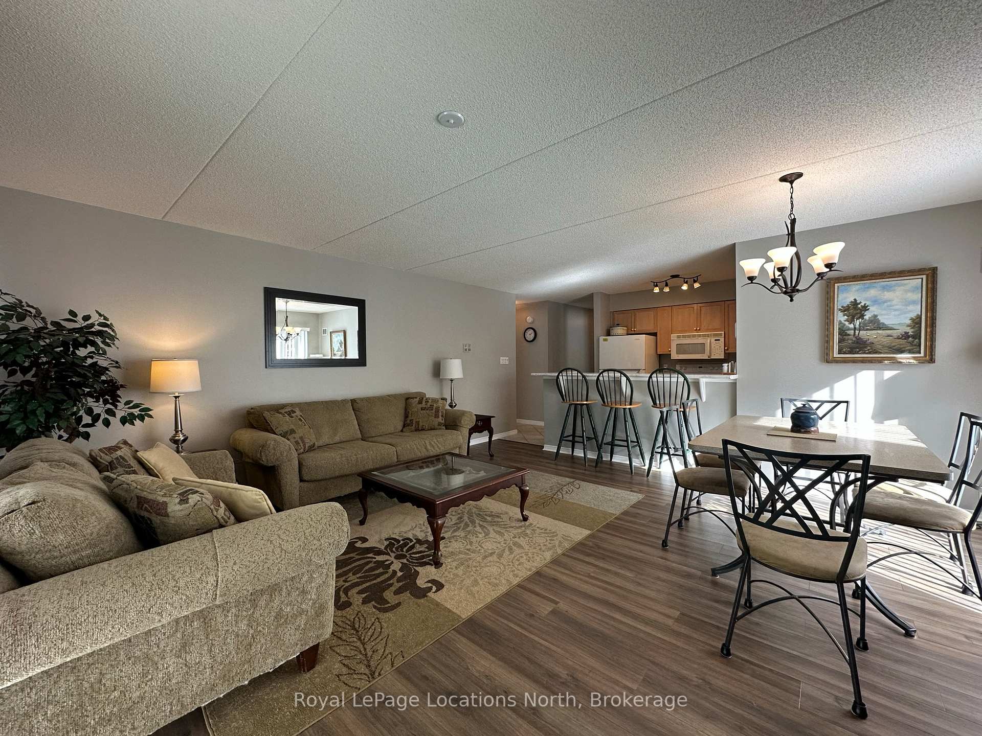 Photo 4 of 289 Mariners Way, Collingwood — HOMEH