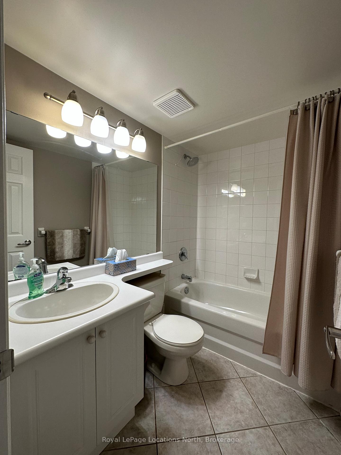 Photo 15 of 289 Mariners Way, Collingwood — HOMEH