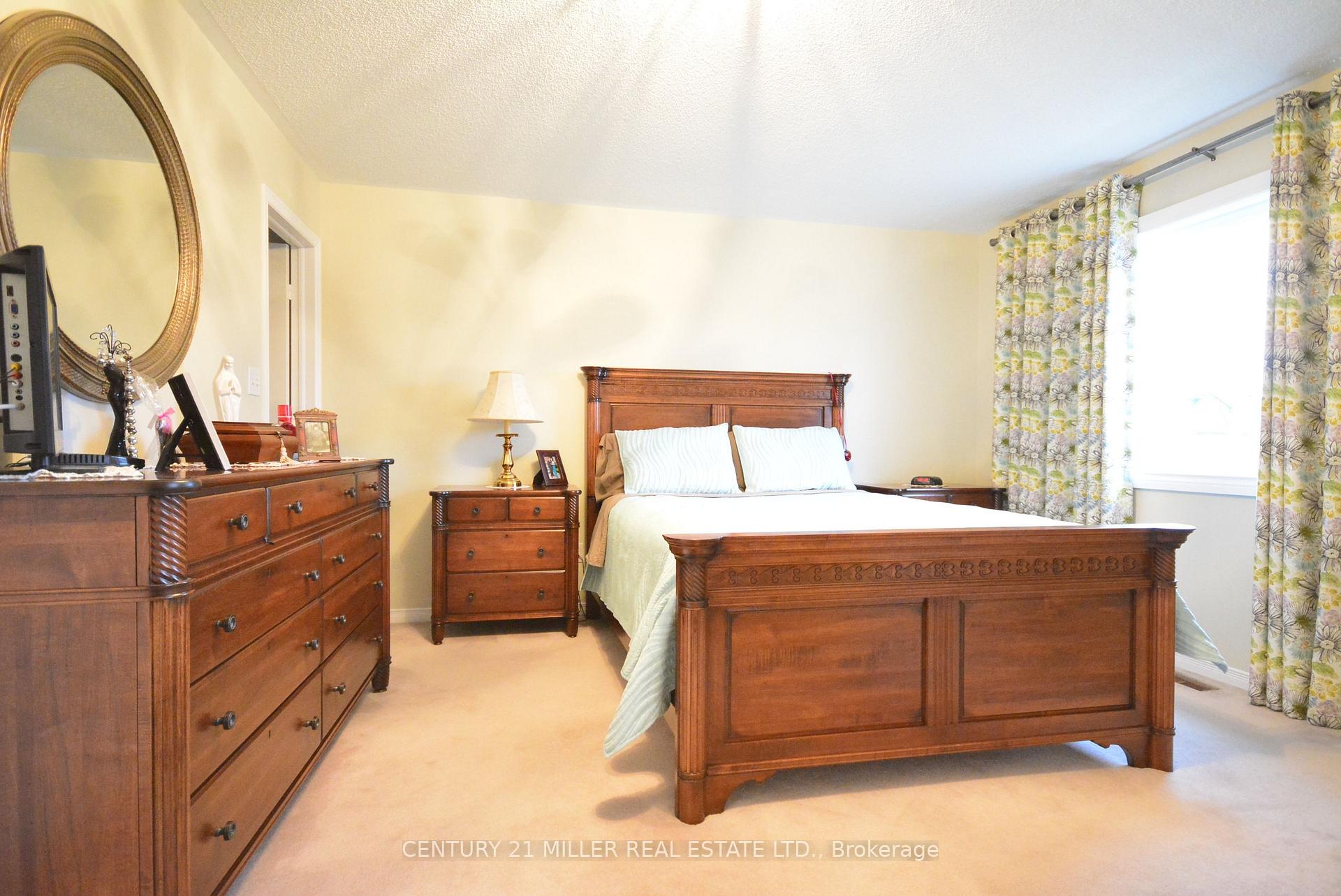Photo 15 of 2131 Stillmeadow Road, Oakville, Westmount — HOMEH