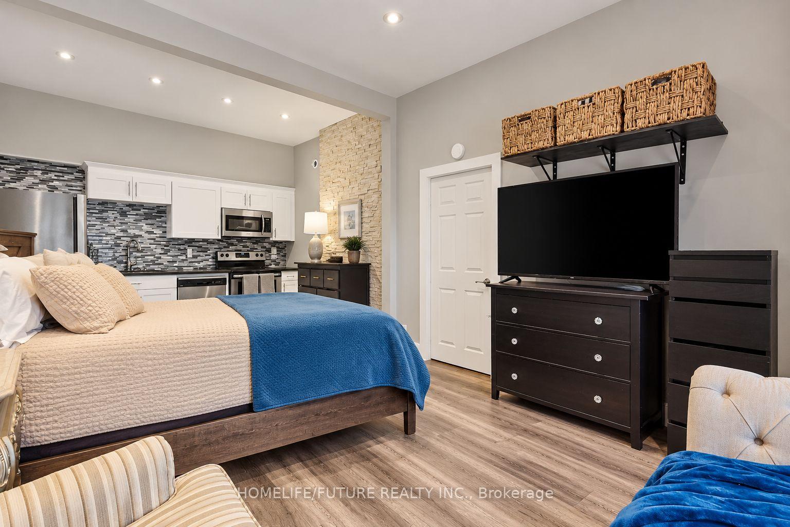 Photo 2 of 181 West Avenue, Hamilton, Landsdale — HOMEH