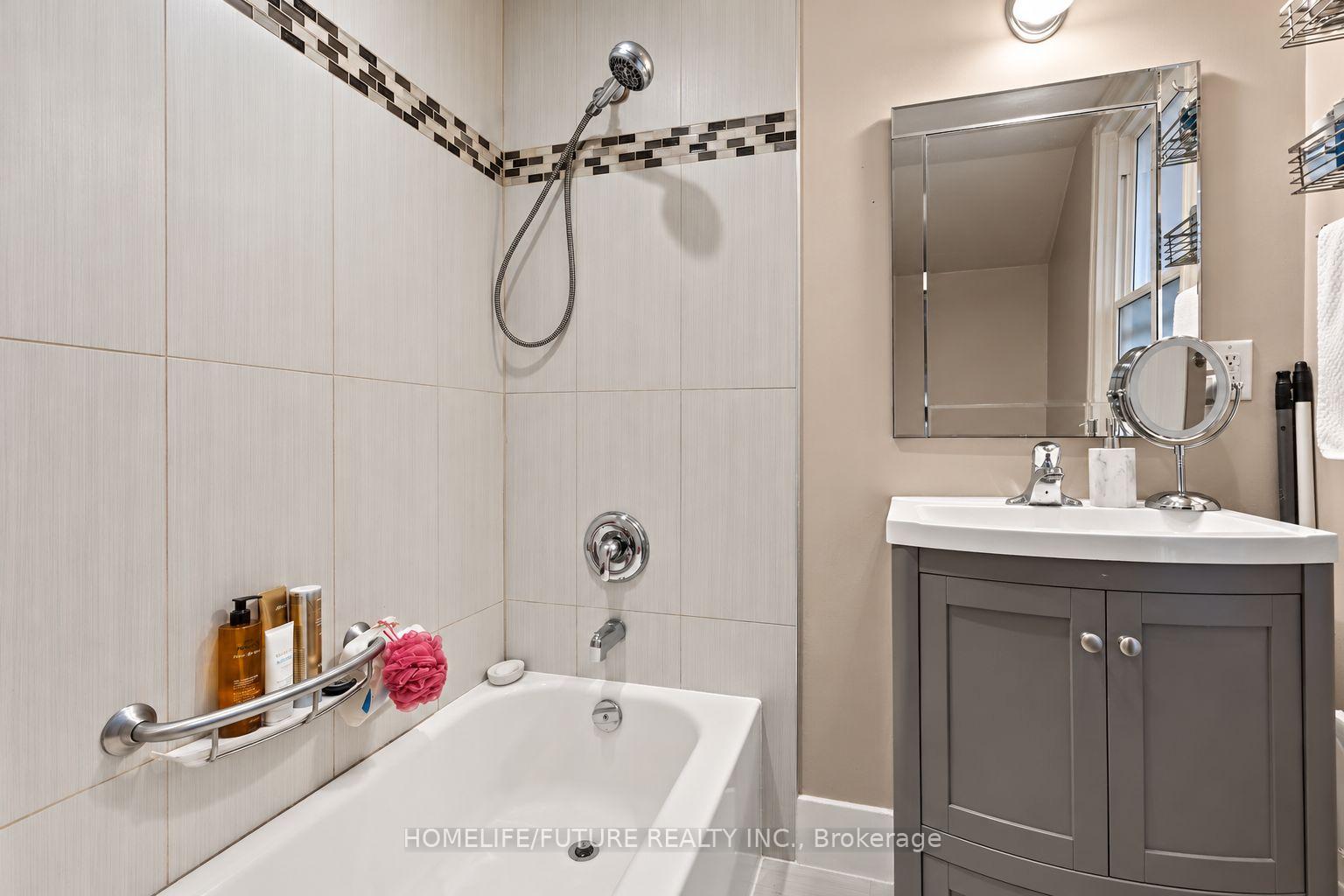 Photo 8 of 181 West Avenue, Hamilton, Landsdale — HOMEH
