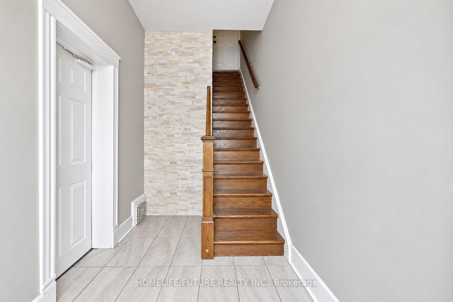 Photo 12 of 181 West Avenue, Hamilton, Landsdale — HOMEH