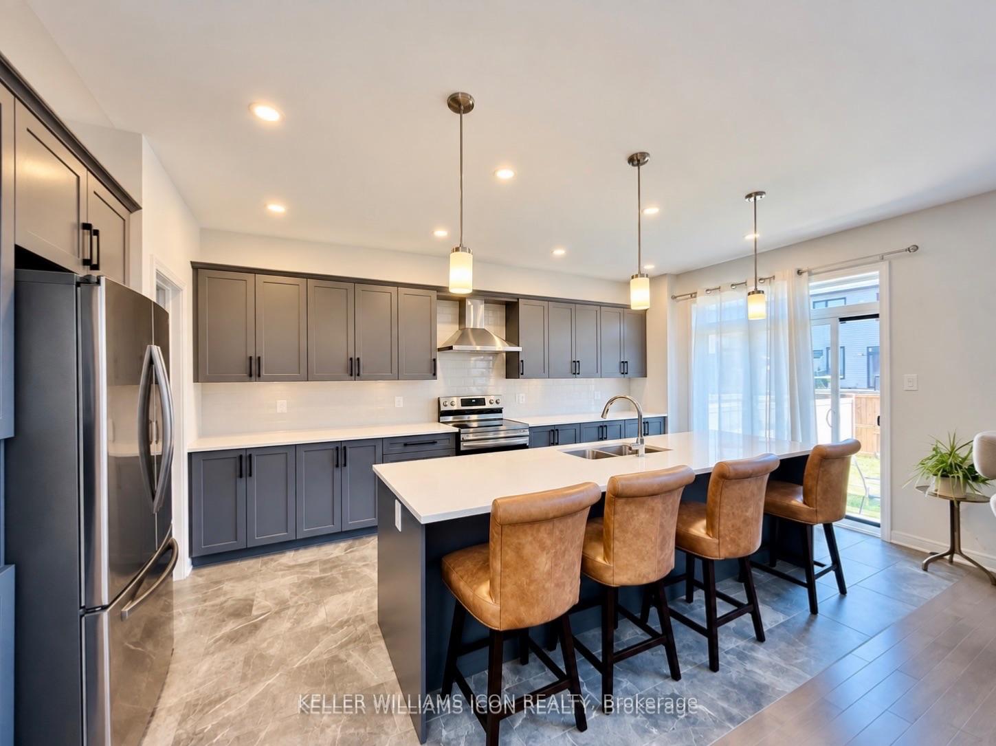 Photo 5 of 742 Brian Good Avenue, Ottawa, Riverside South/Gloucester Glen — HOMEH