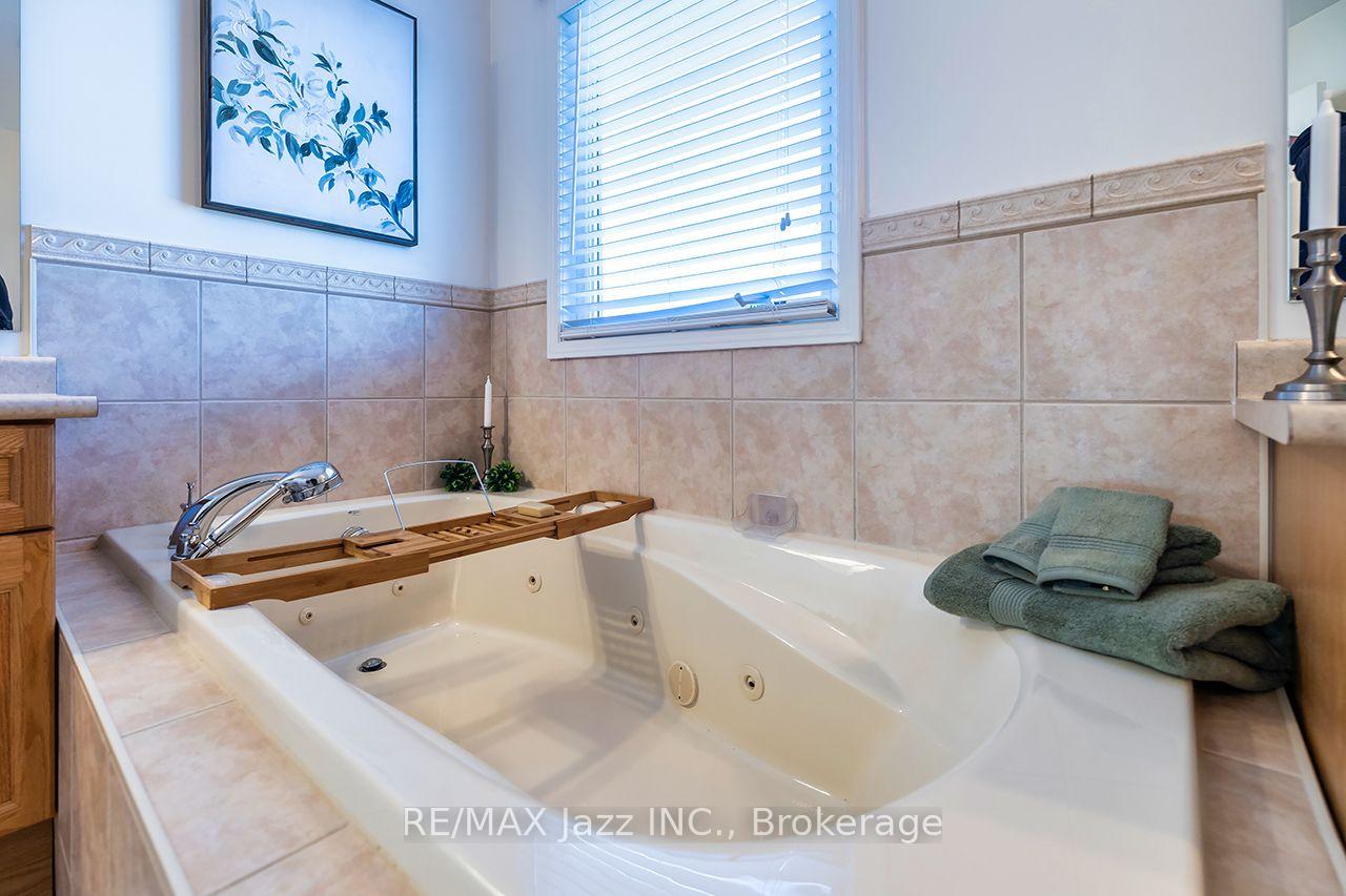 Photo 24 of 1546 Rorison Street, Oshawa, Taunton — HOMEH