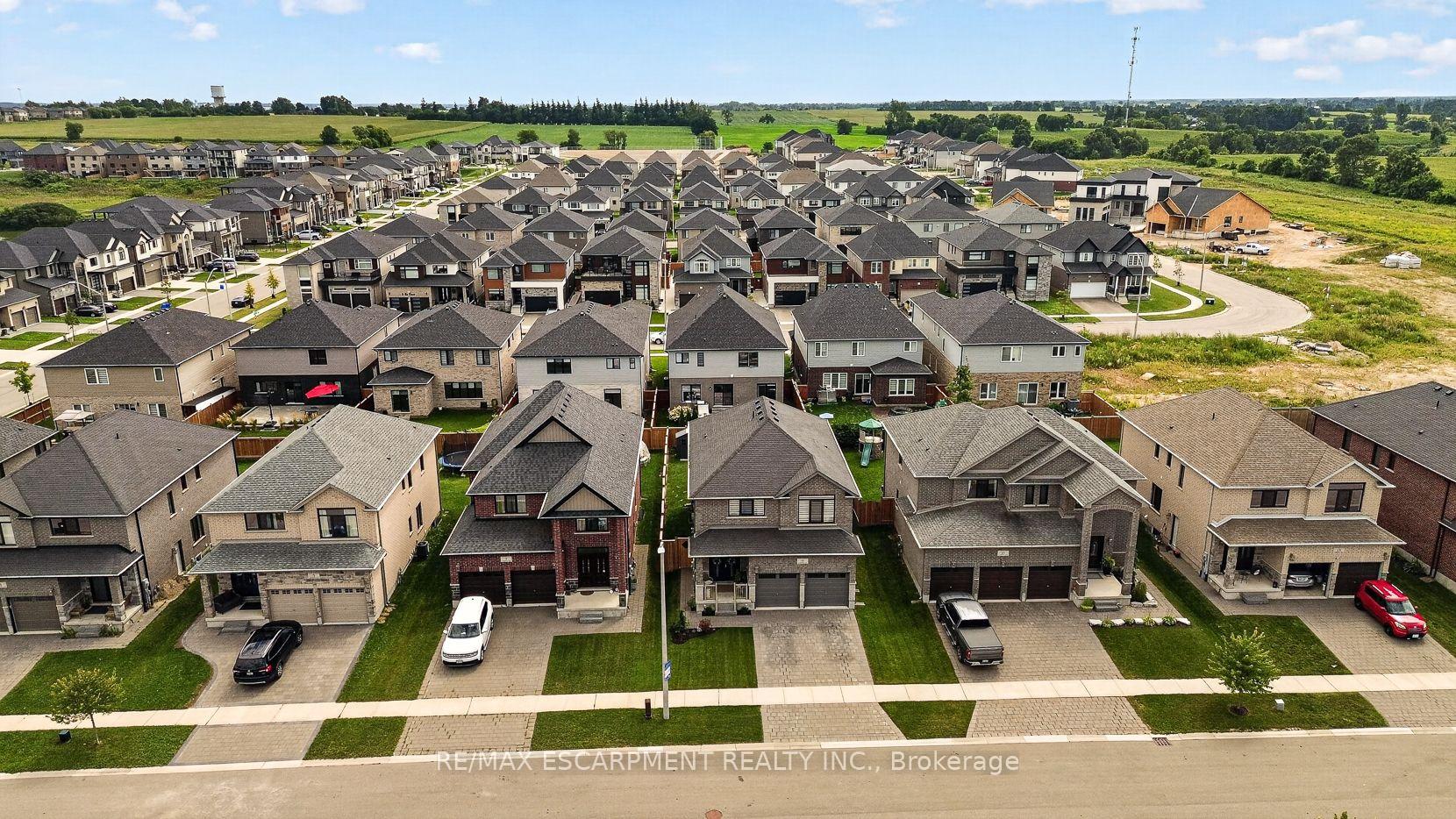 Photo 2 of 9 Gibbons Road, Brant, Paris — HOMEH