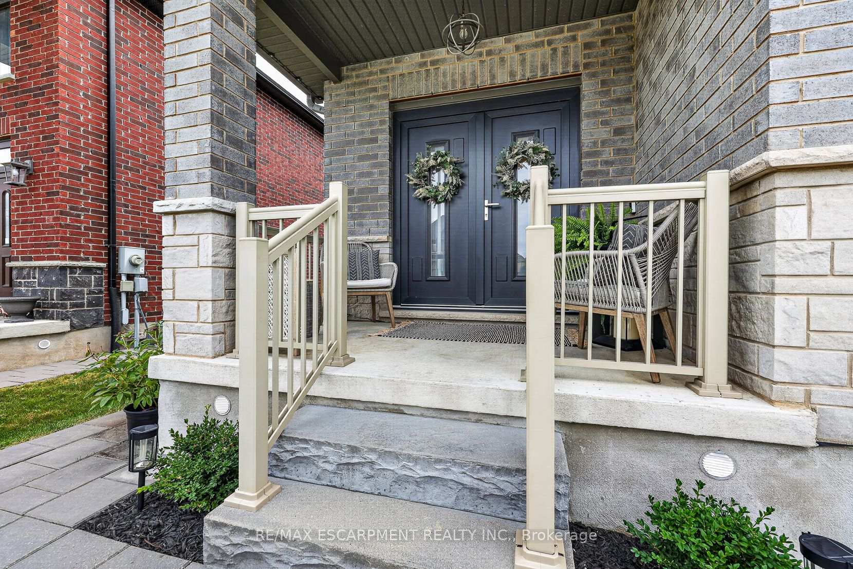 Photo 3 of 9 Gibbons Road, Brant, Paris — HOMEH