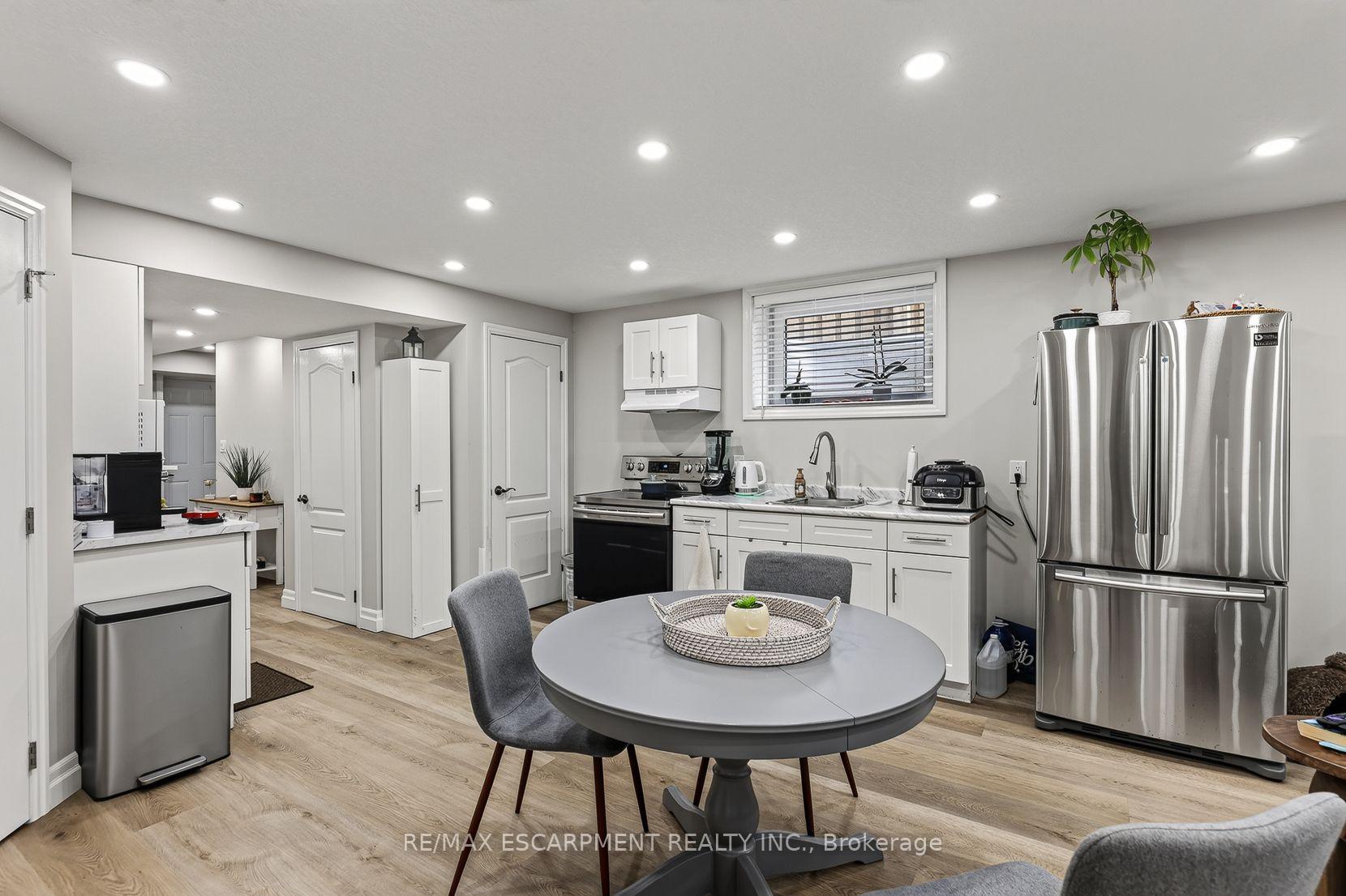 Photo 35 of 9 Gibbons Road, Brant, Paris — HOMEH