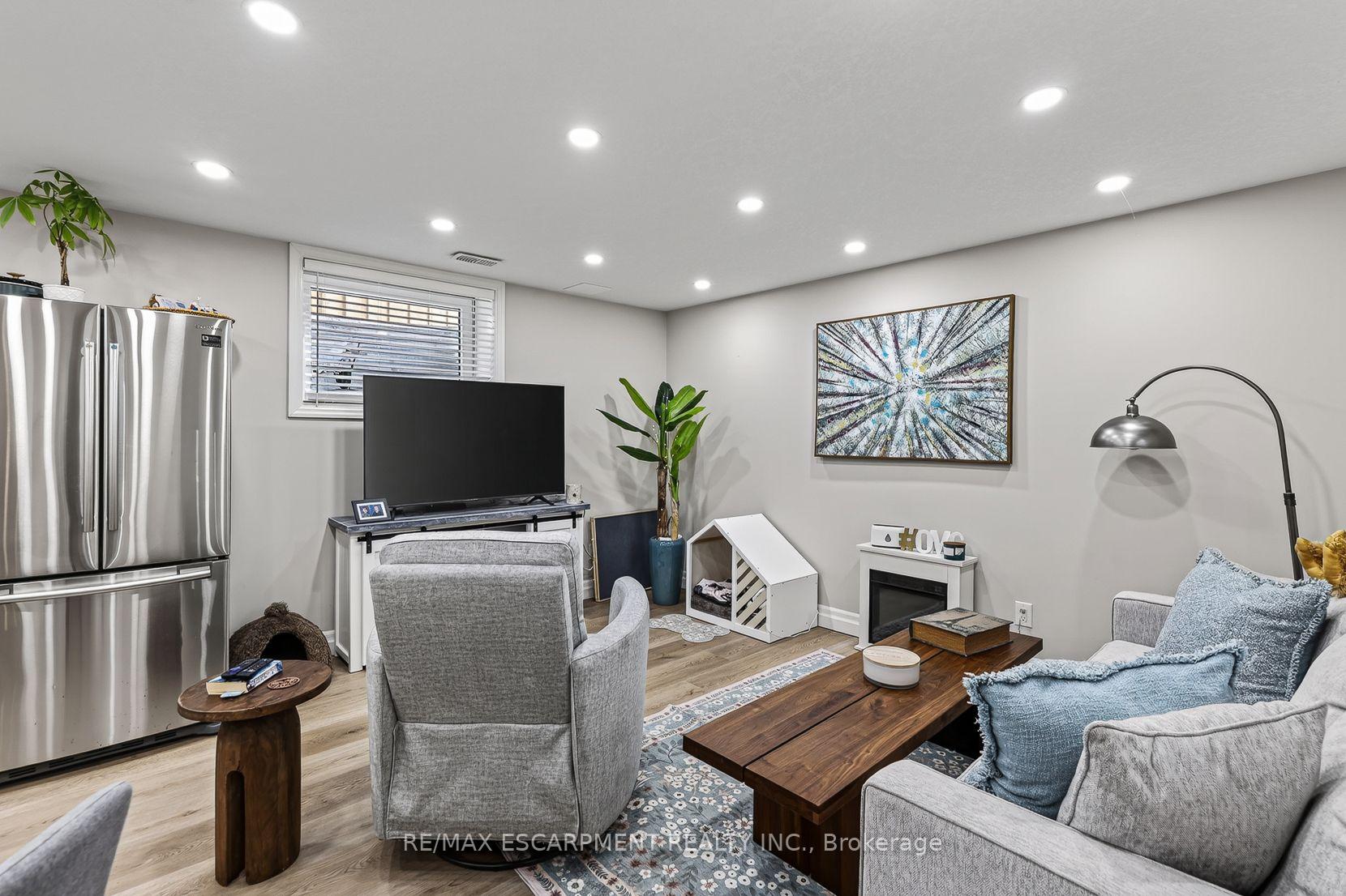 Photo 36 of 9 Gibbons Road, Brant, Paris — HOMEH