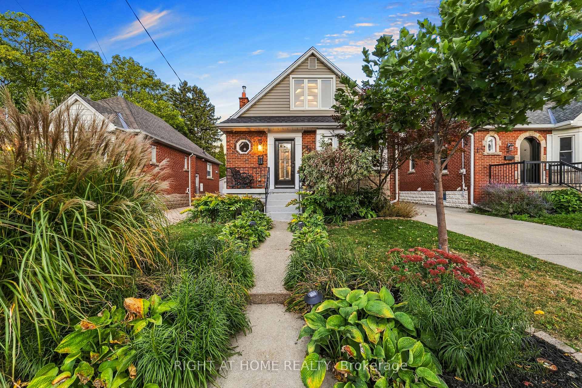 Photo 2 of 58 Uplands Avenue, Hamilton, Westdale — HOMEH
