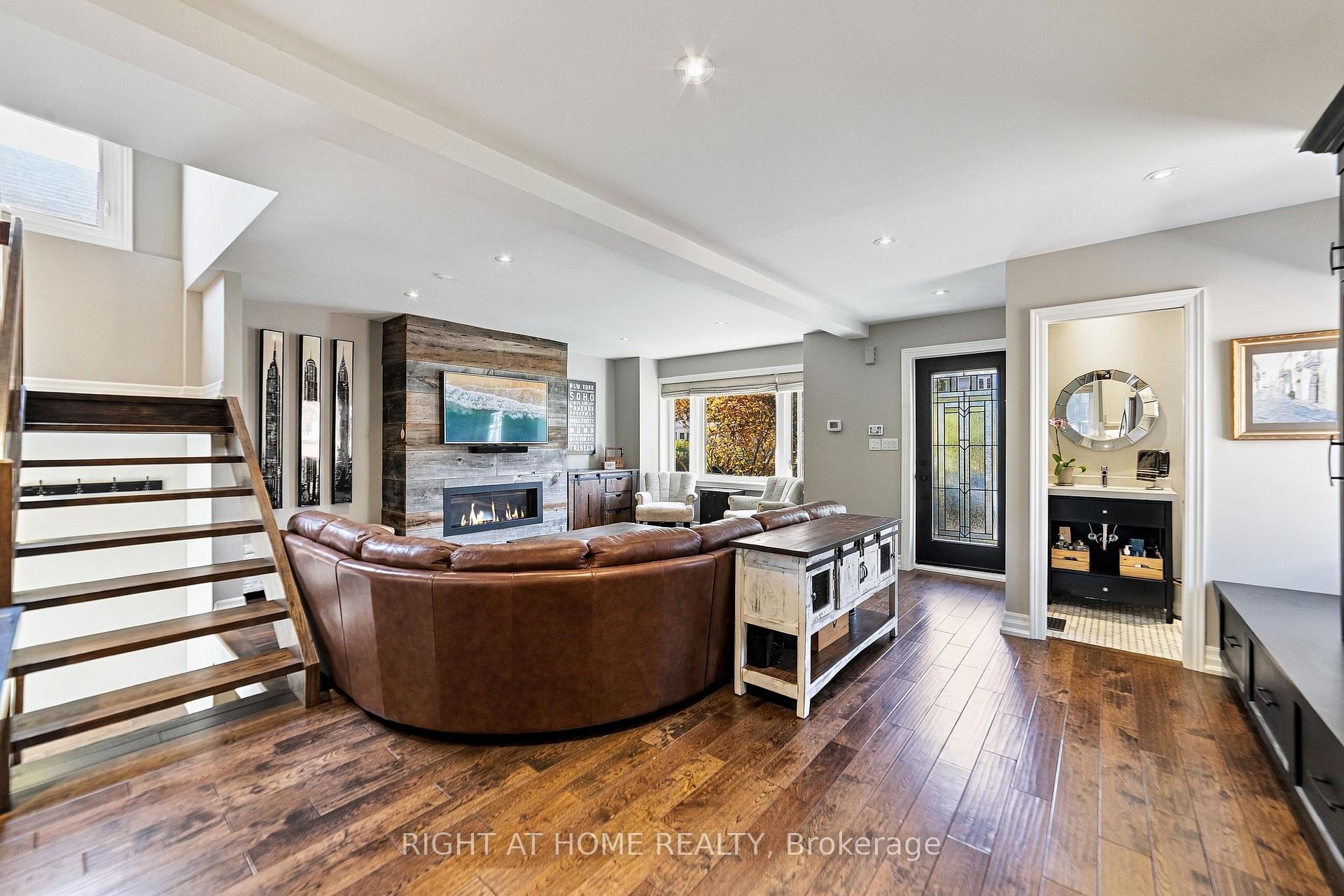 Photo 5 of 58 Uplands Avenue, Hamilton, Westdale — HOMEH
