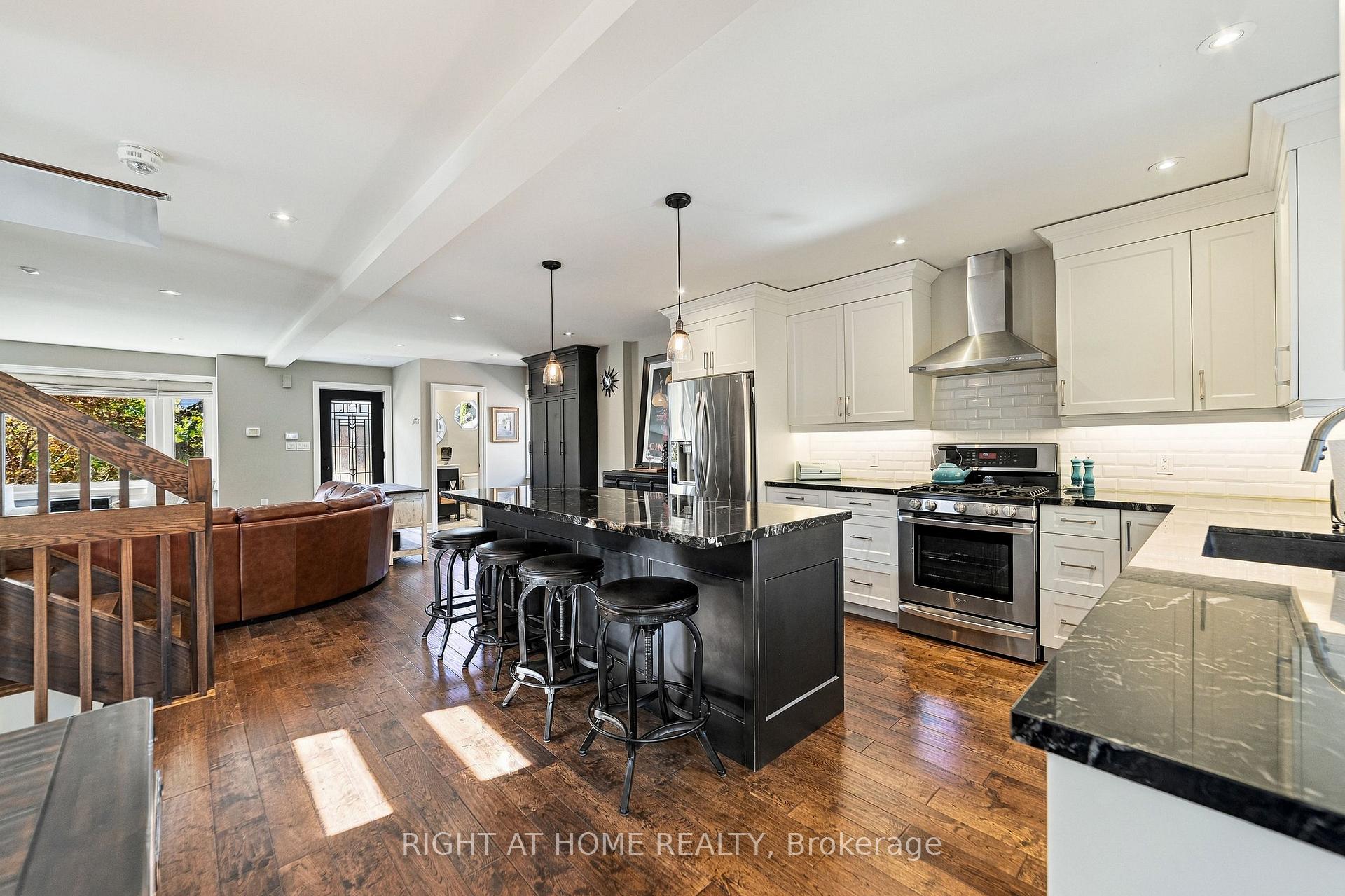 Photo 11 of 58 Uplands Avenue, Hamilton, Westdale — HOMEH