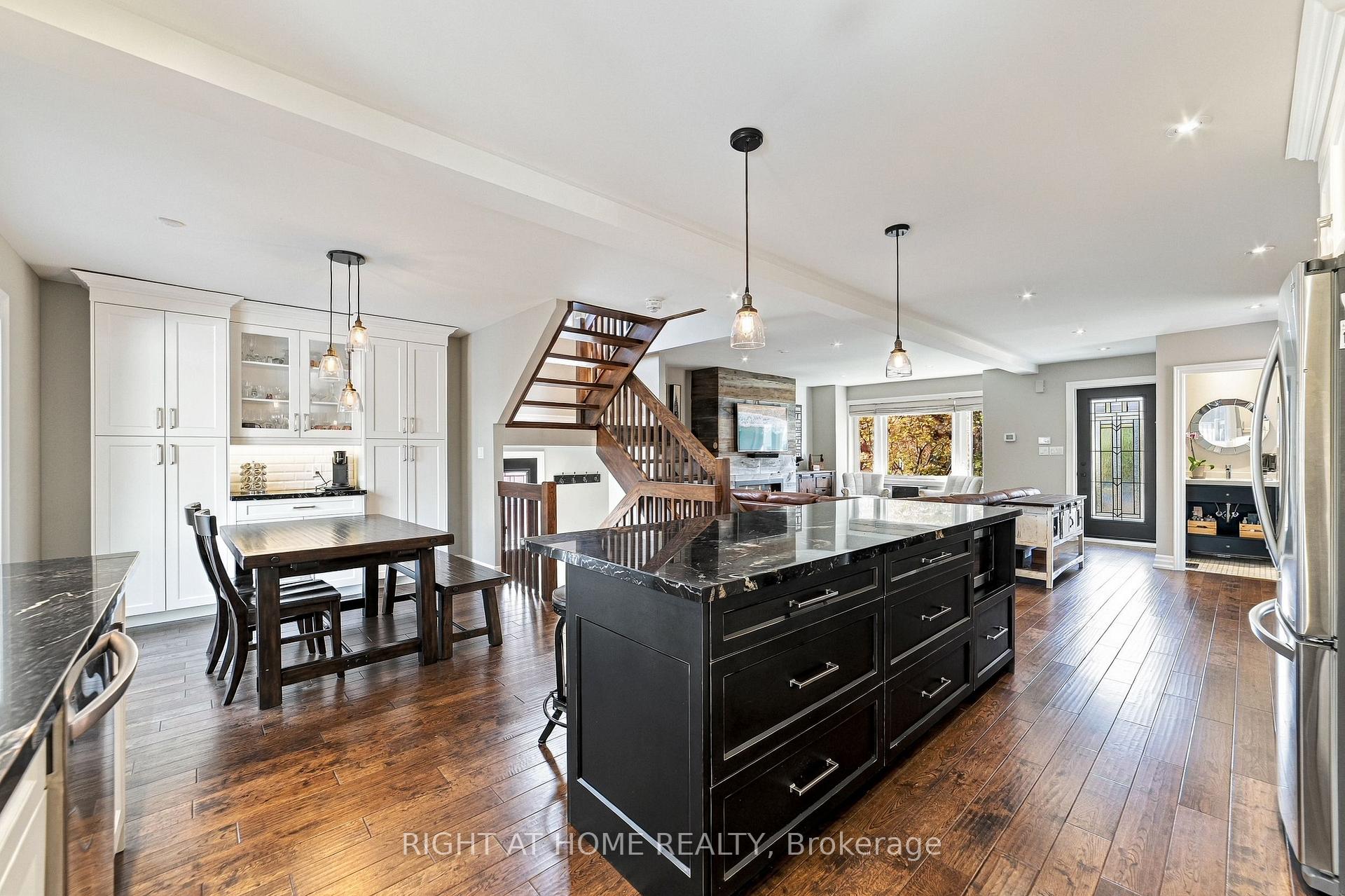 Photo 12 of 58 Uplands Avenue, Hamilton, Westdale — HOMEH