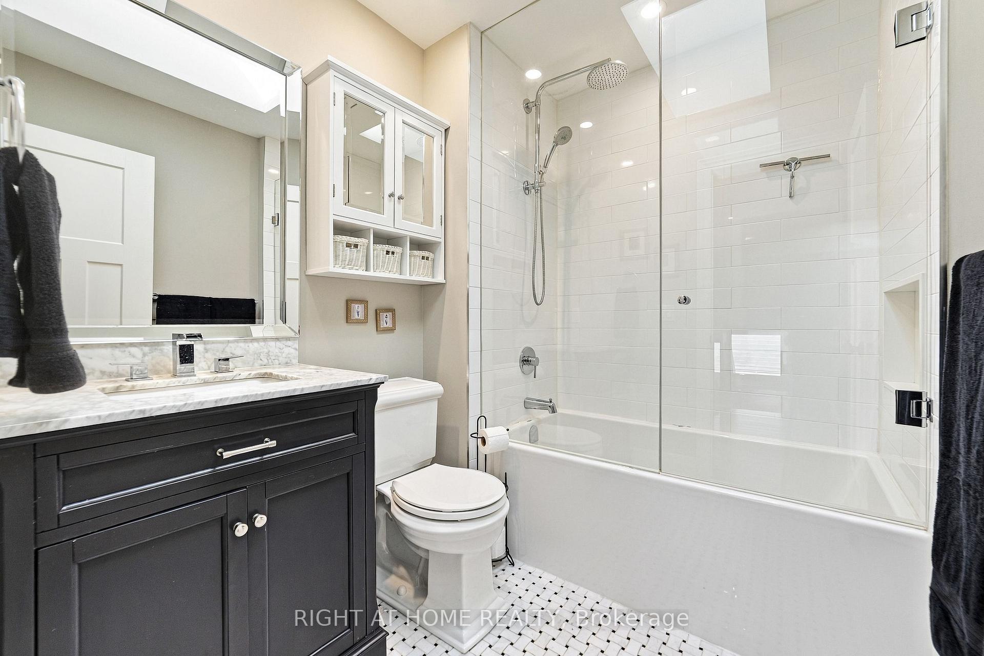 Photo 20 of 58 Uplands Avenue, Hamilton, Westdale — HOMEH