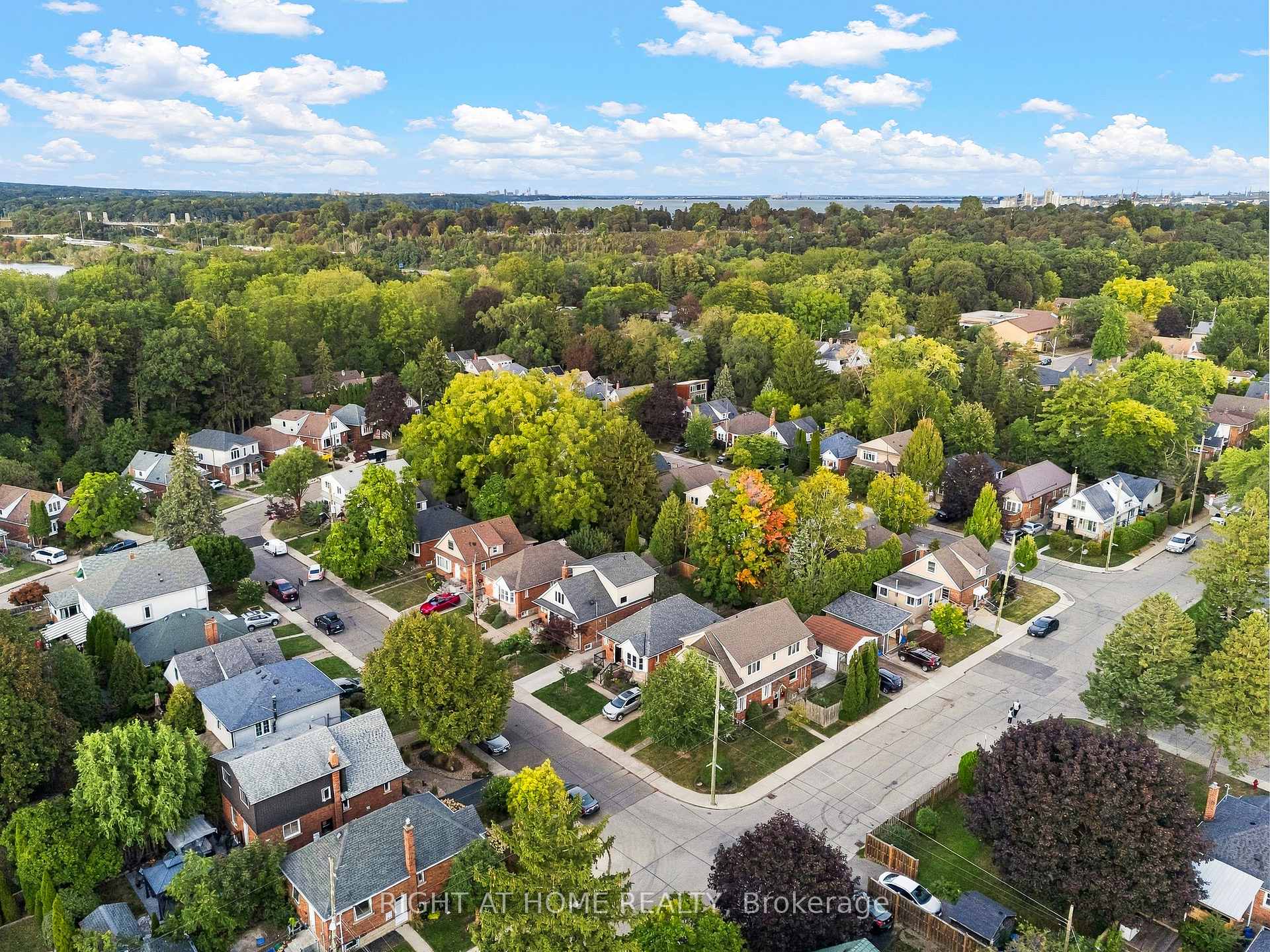 Photo 35 of 58 Uplands Avenue, Hamilton, Westdale — HOMEH