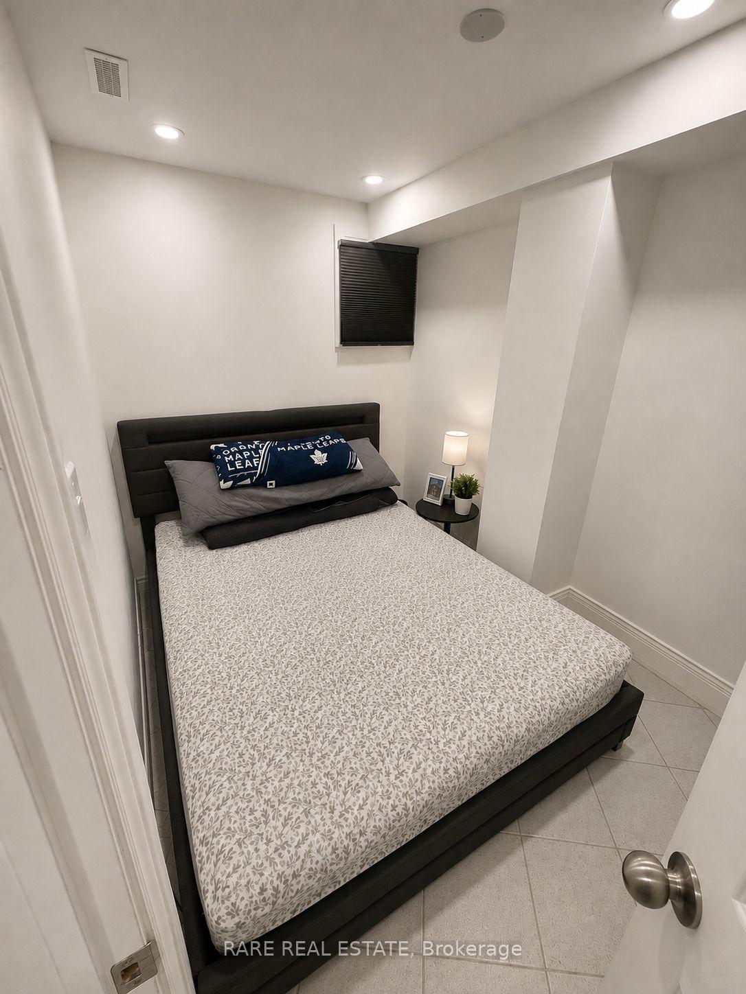 Photo 6 of Unit 1, 130 Glen Shields Avenue, Vaughan, Glen Shields — HOMEH