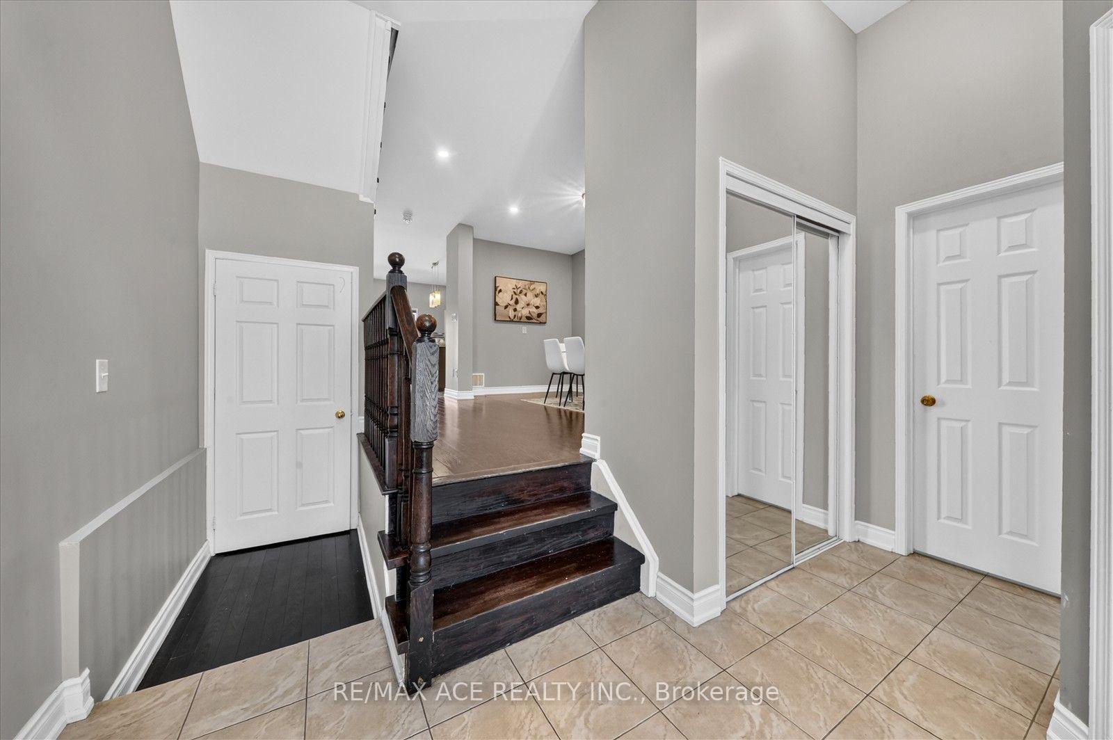 Photo 7 of 39 Skelton Crescent, Ajax, Central East — HOMEH