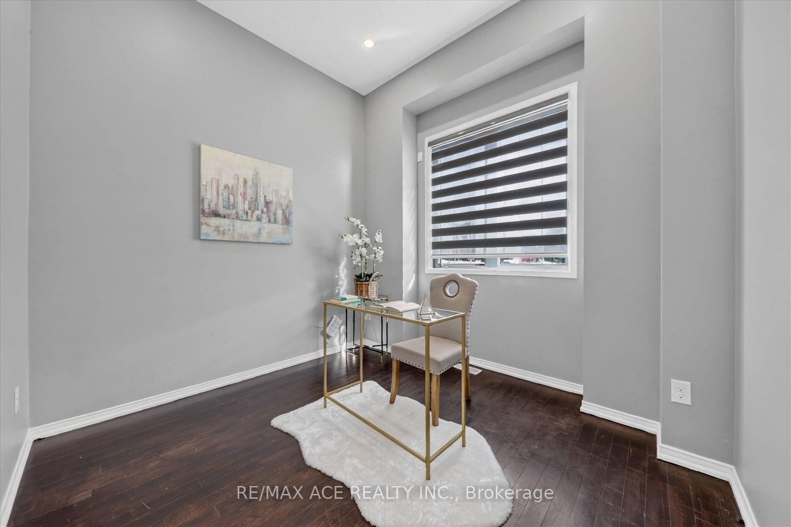 Photo 8 of 39 Skelton Crescent, Ajax, Central East — HOMEH