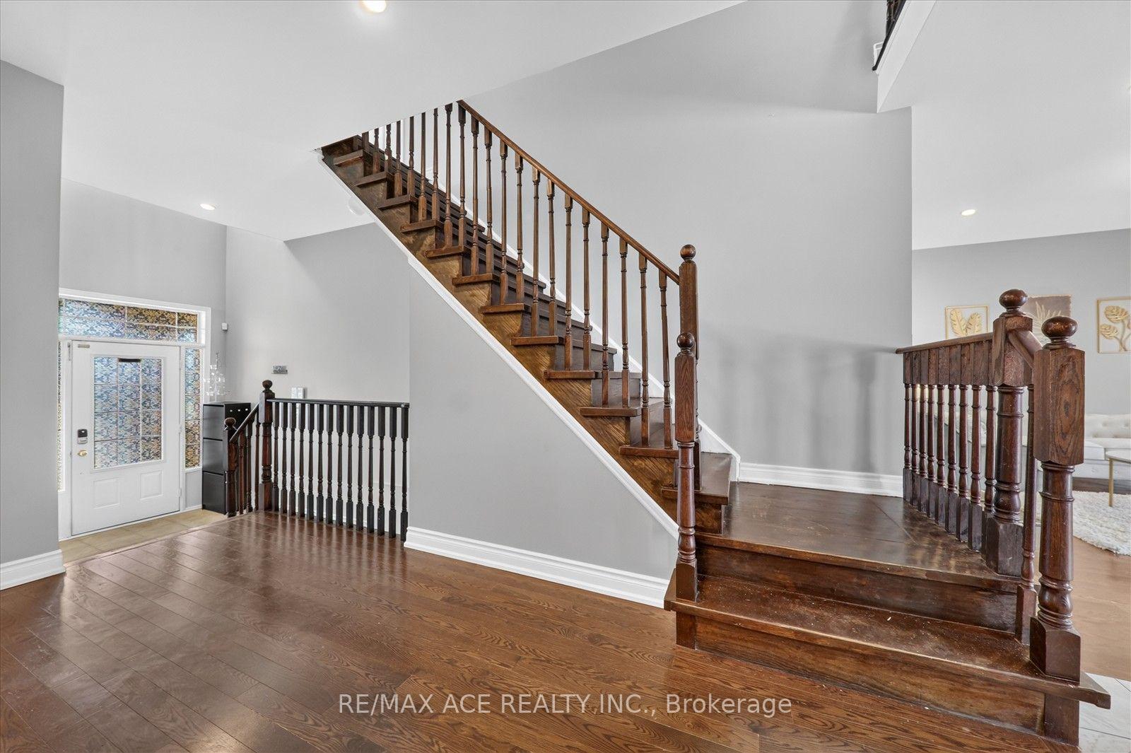 Photo 13 of 39 Skelton Crescent, Ajax, Central East — HOMEH