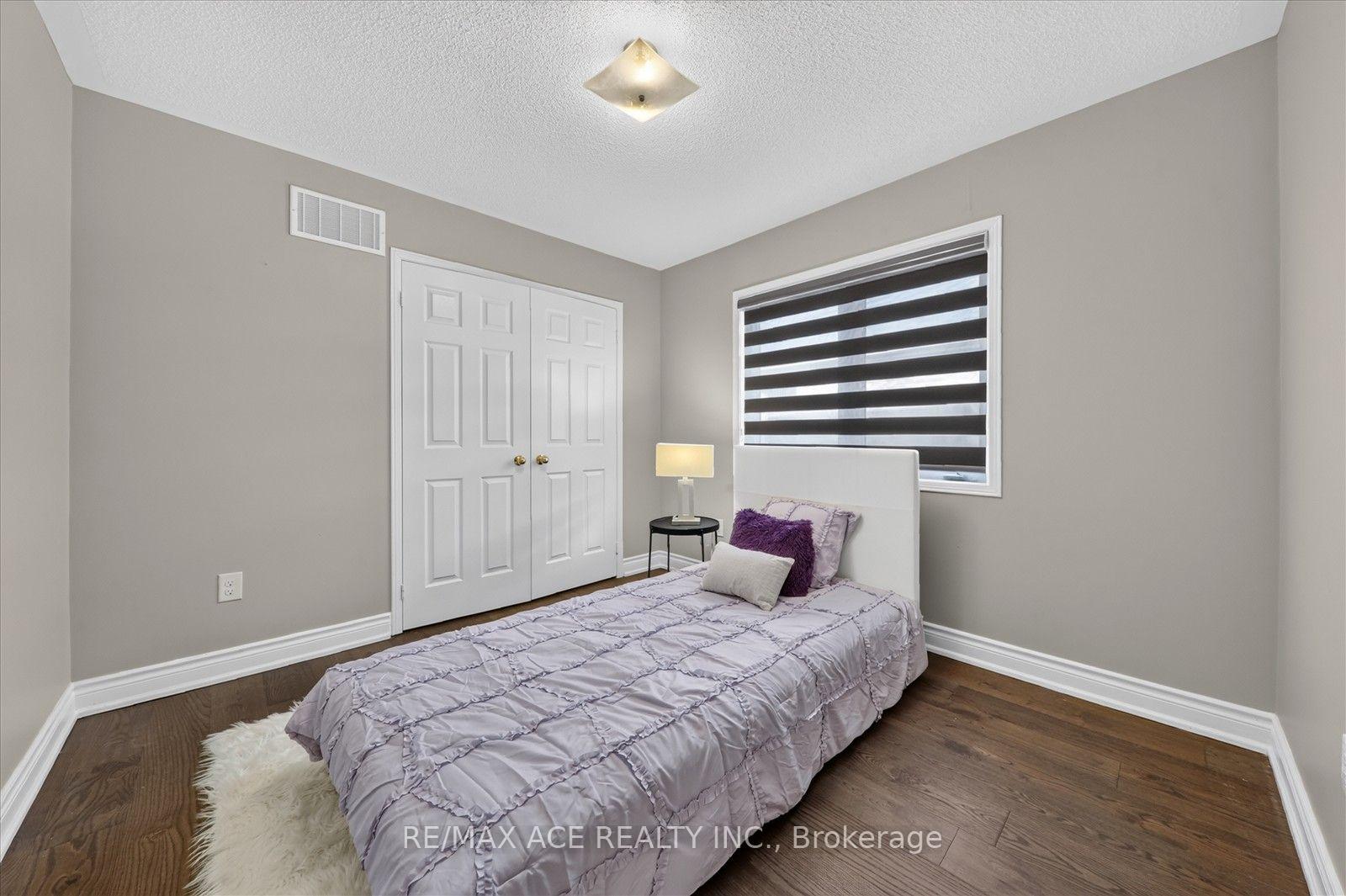 Photo 37 of 39 Skelton Crescent, Ajax, Central East — HOMEH