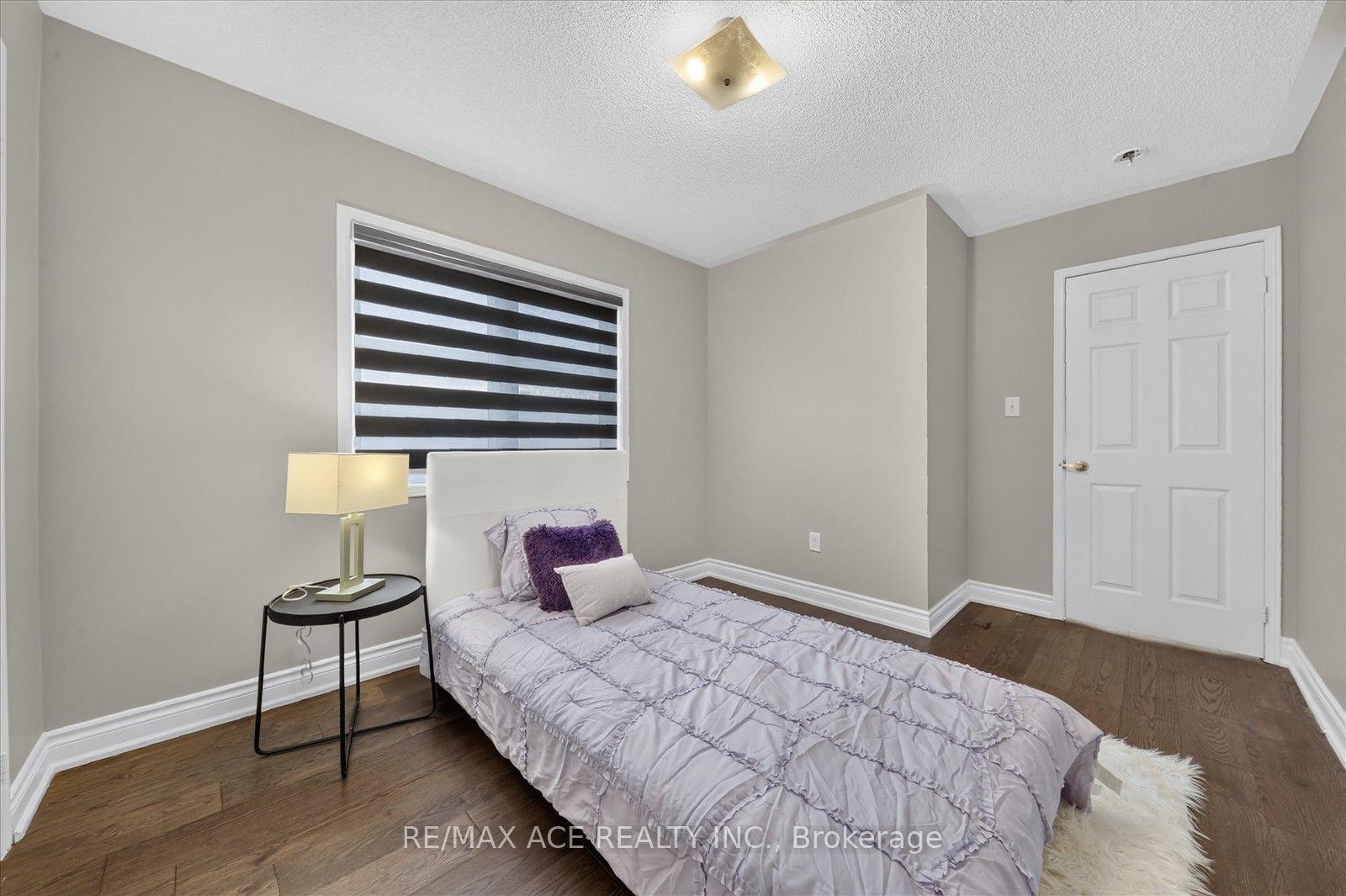 Photo 38 of 39 Skelton Crescent, Ajax, Central East — HOMEH