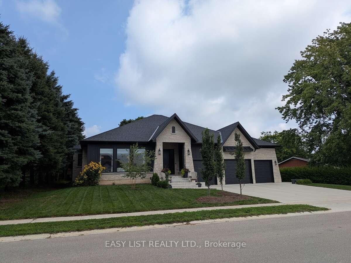 Photo 3 of 8 Tanager Drive, Tillsonburg — HOMEH