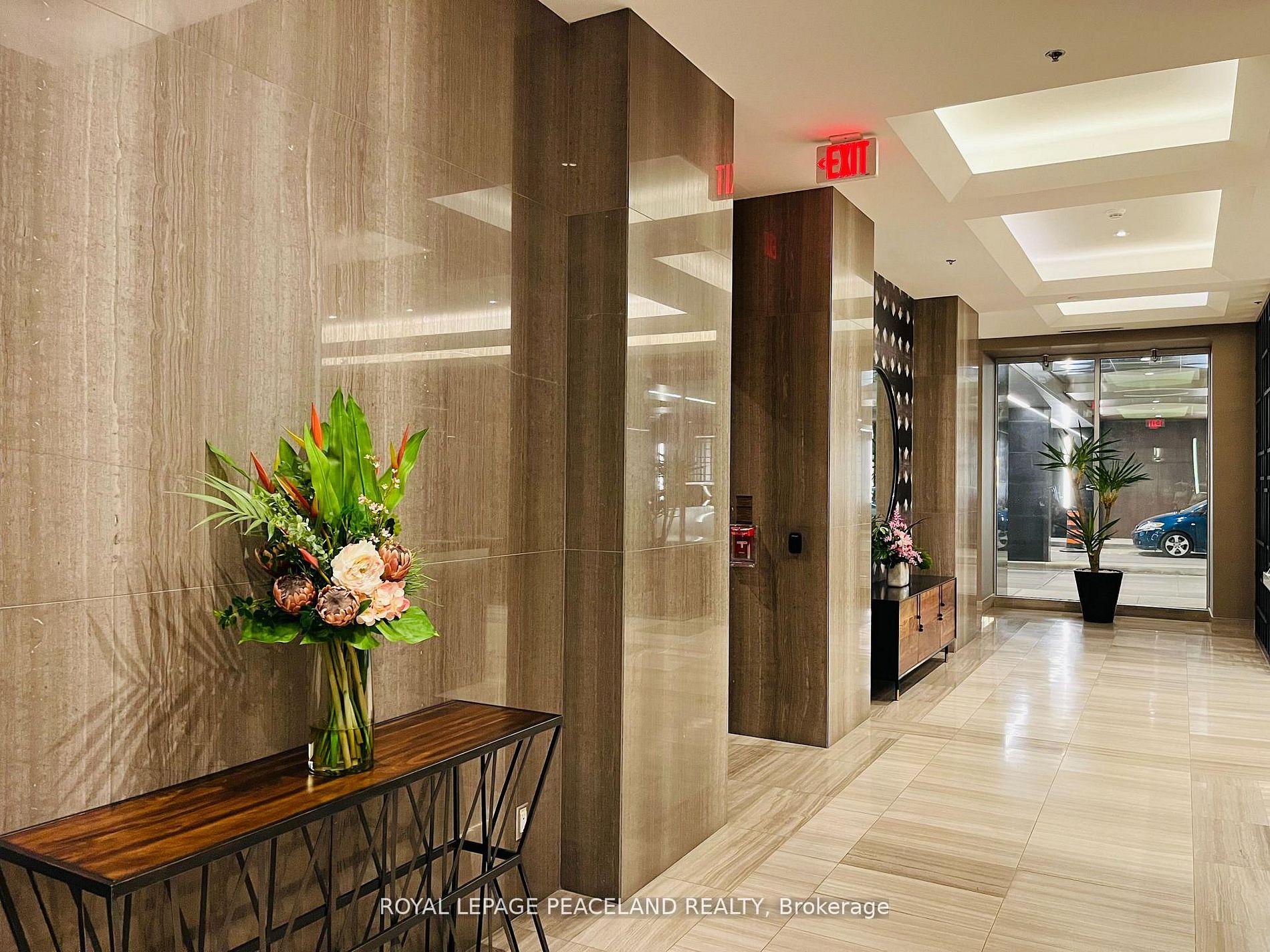Photo 4 of Unit 1607, 111 St. Clair Avenue W, Toronto, Yonge-St. Clair — HOMEH