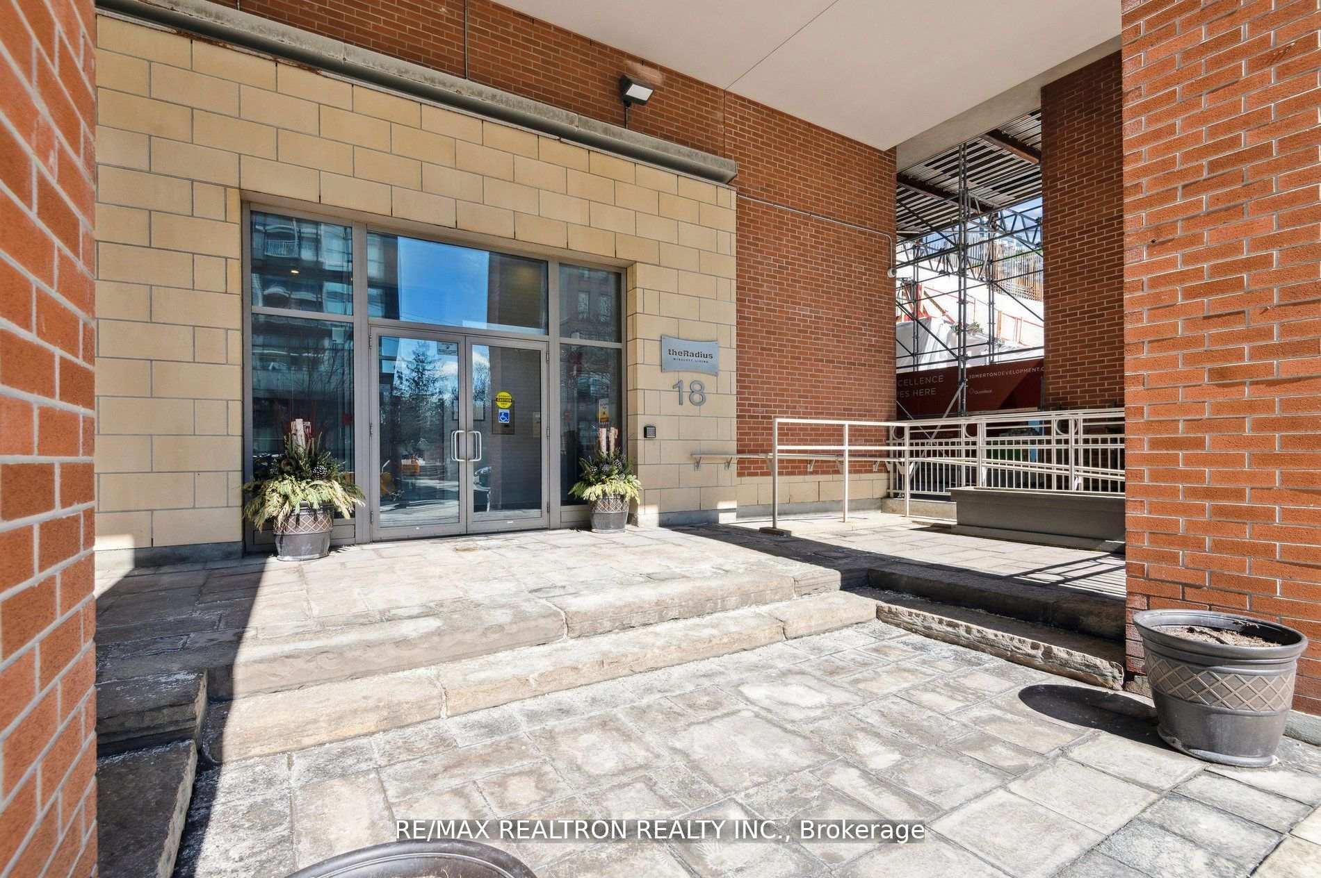 Photo 3 of Unit 906, 18 Merton Street, Toronto, Mount Pleasant West — HOMEH