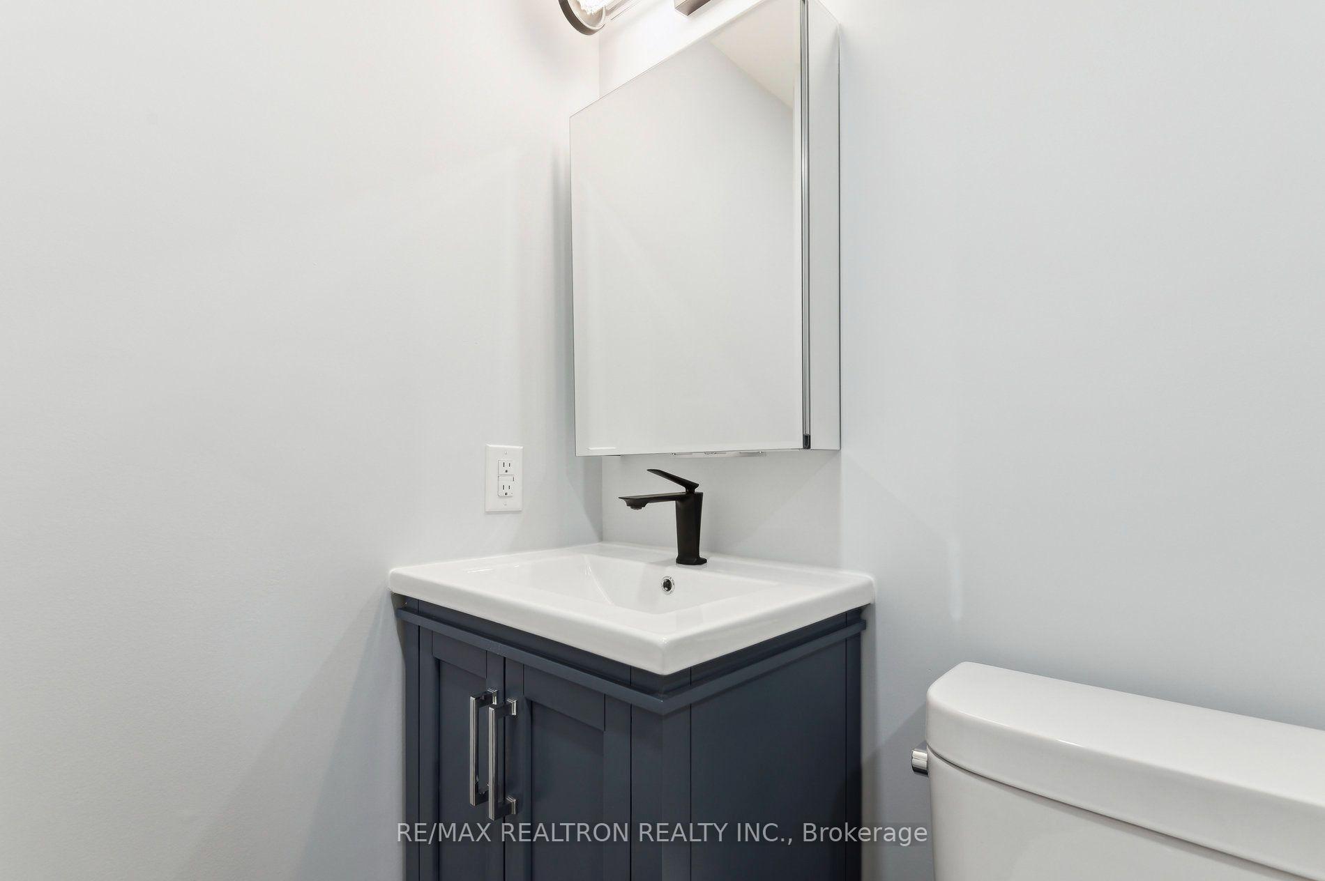 Photo 47 of Unit 906, 18 Merton Street, Toronto, Mount Pleasant West — HOMEH