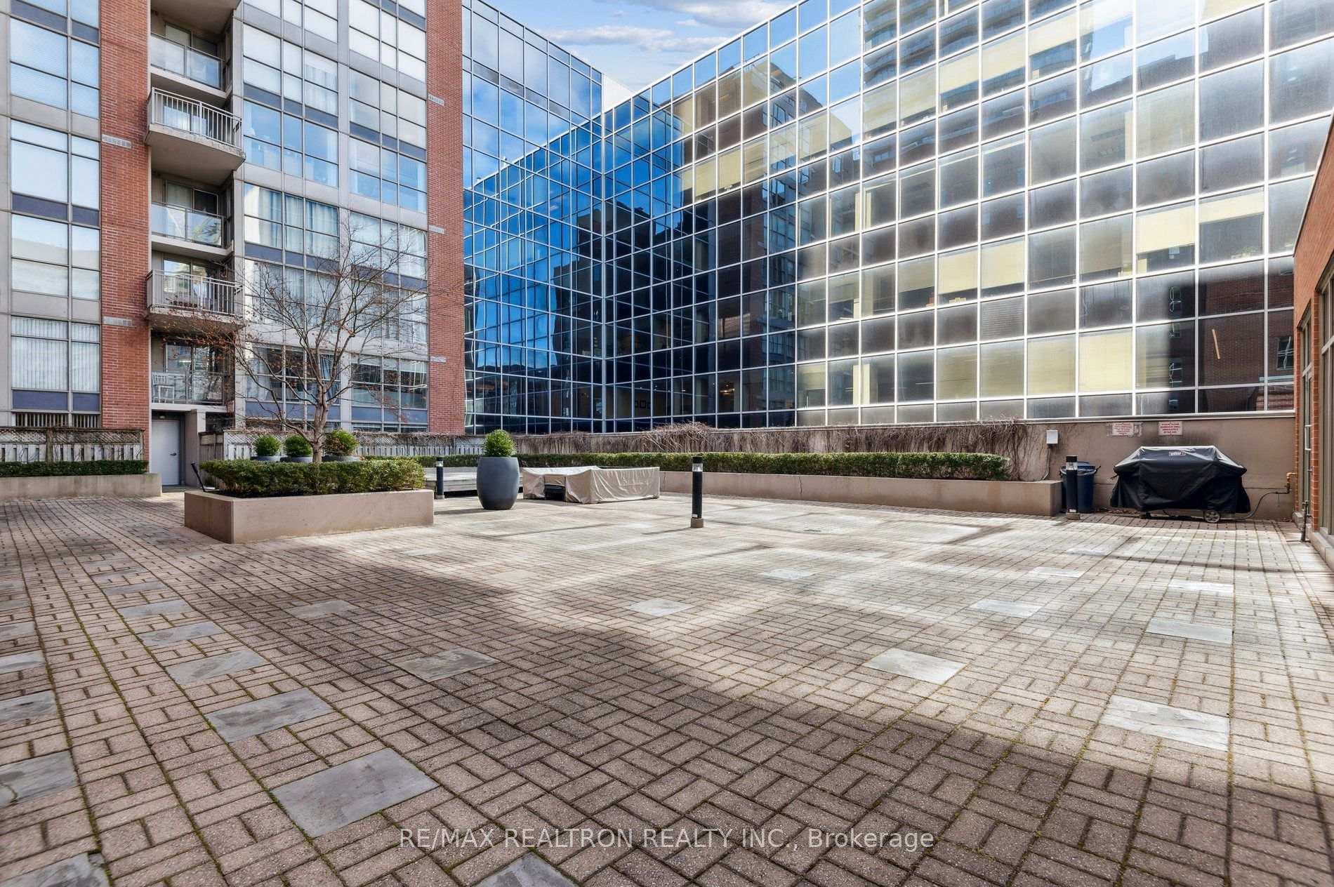 Photo 50 of Unit 906, 18 Merton Street, Toronto, Mount Pleasant West — HOMEH