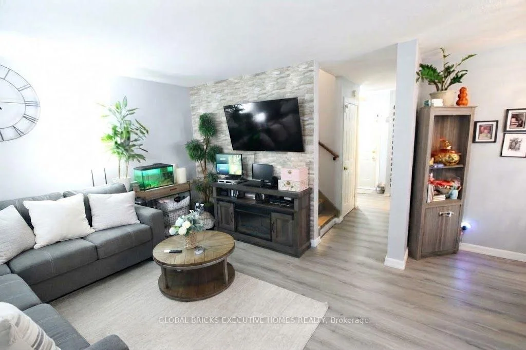Photo 3 of Unit 124, 1010 Glen Street, Oshawa, Lakeview — HOMEH