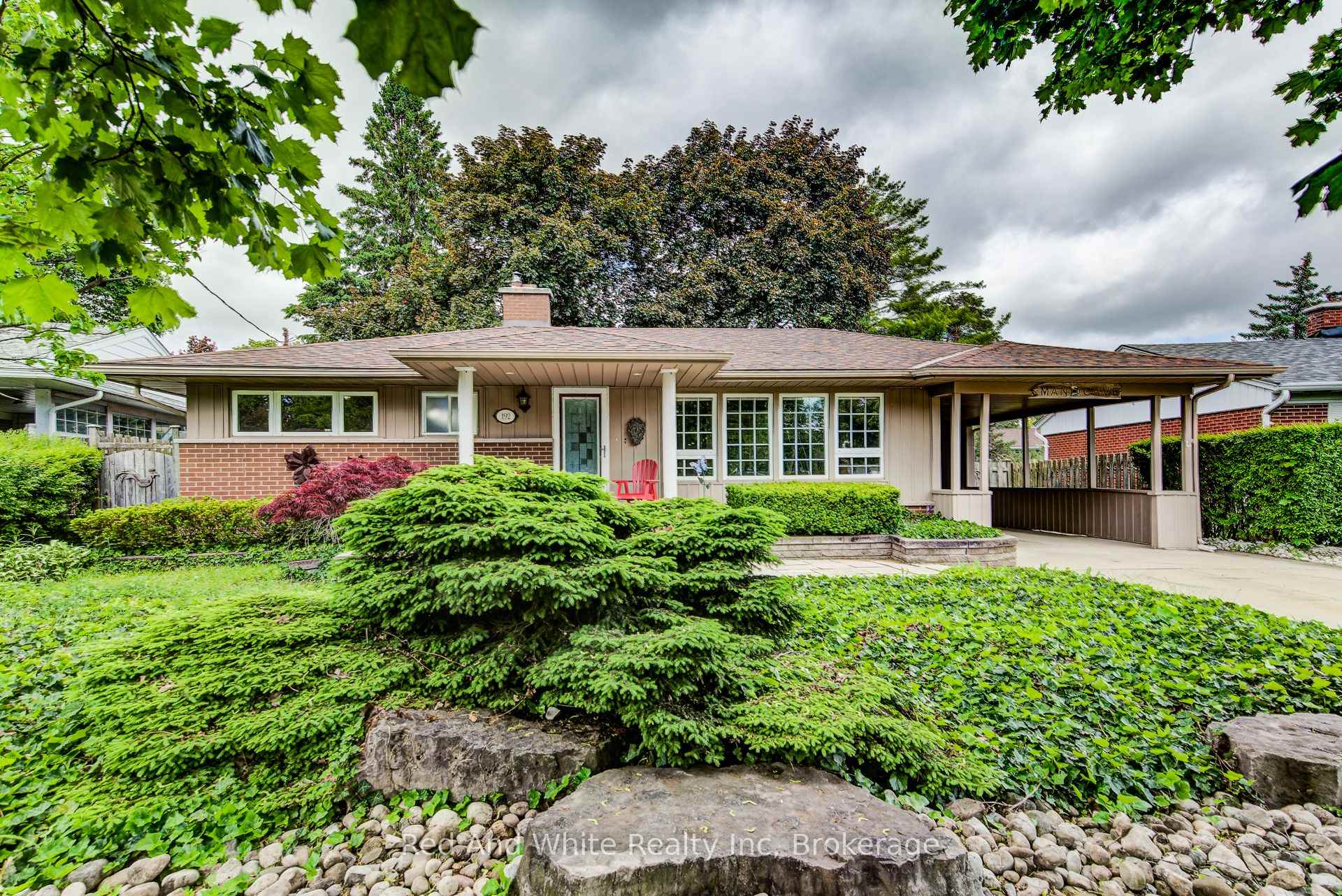 Photo of 192 Warren Road