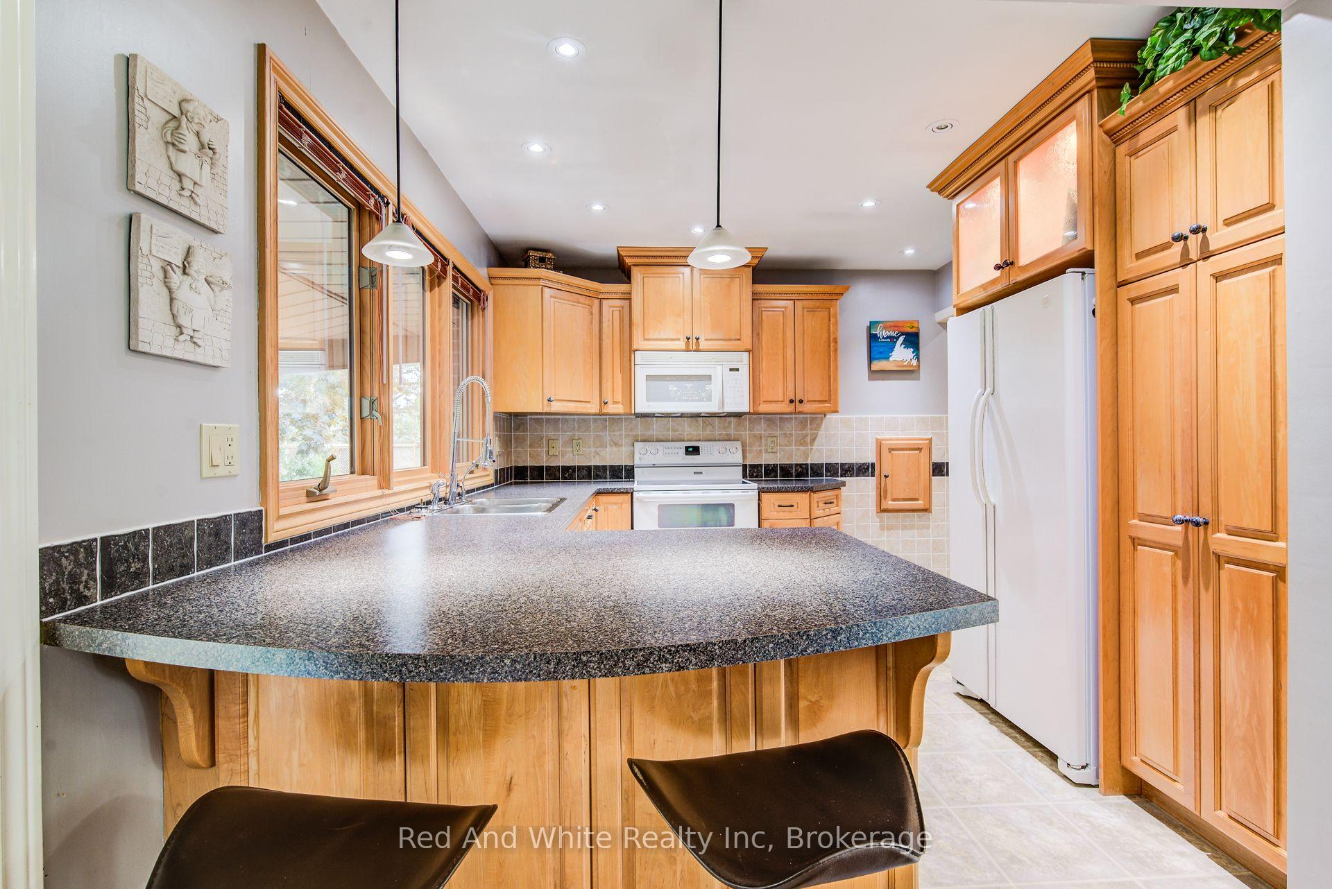 Photo 10 of 192 Warren Road, Kitchener, Meinzinger — HOMEH