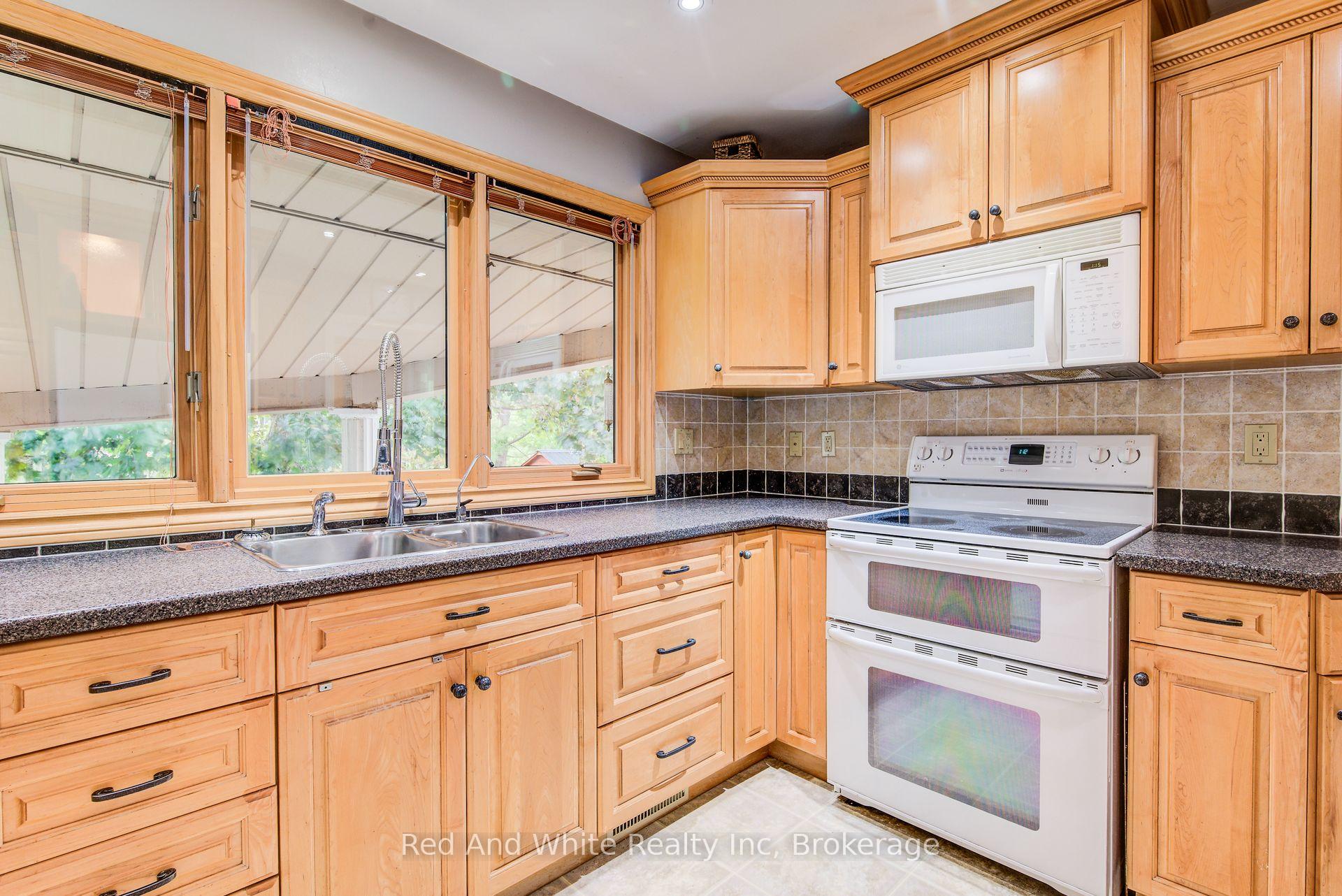 Photo 11 of 192 Warren Road, Kitchener, Meinzinger — HOMEH
