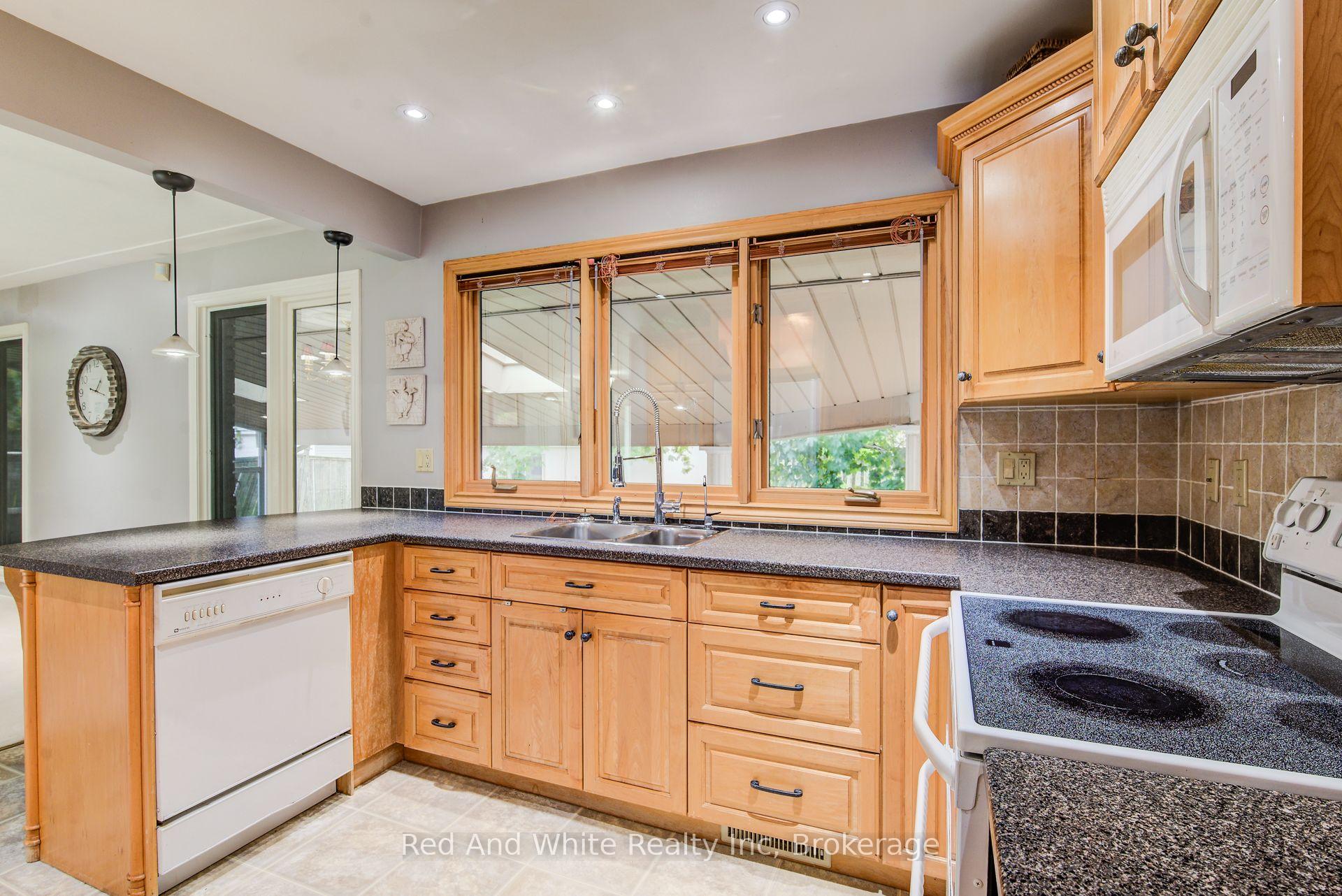 Photo 12 of 192 Warren Road, Kitchener, Meinzinger — HOMEH