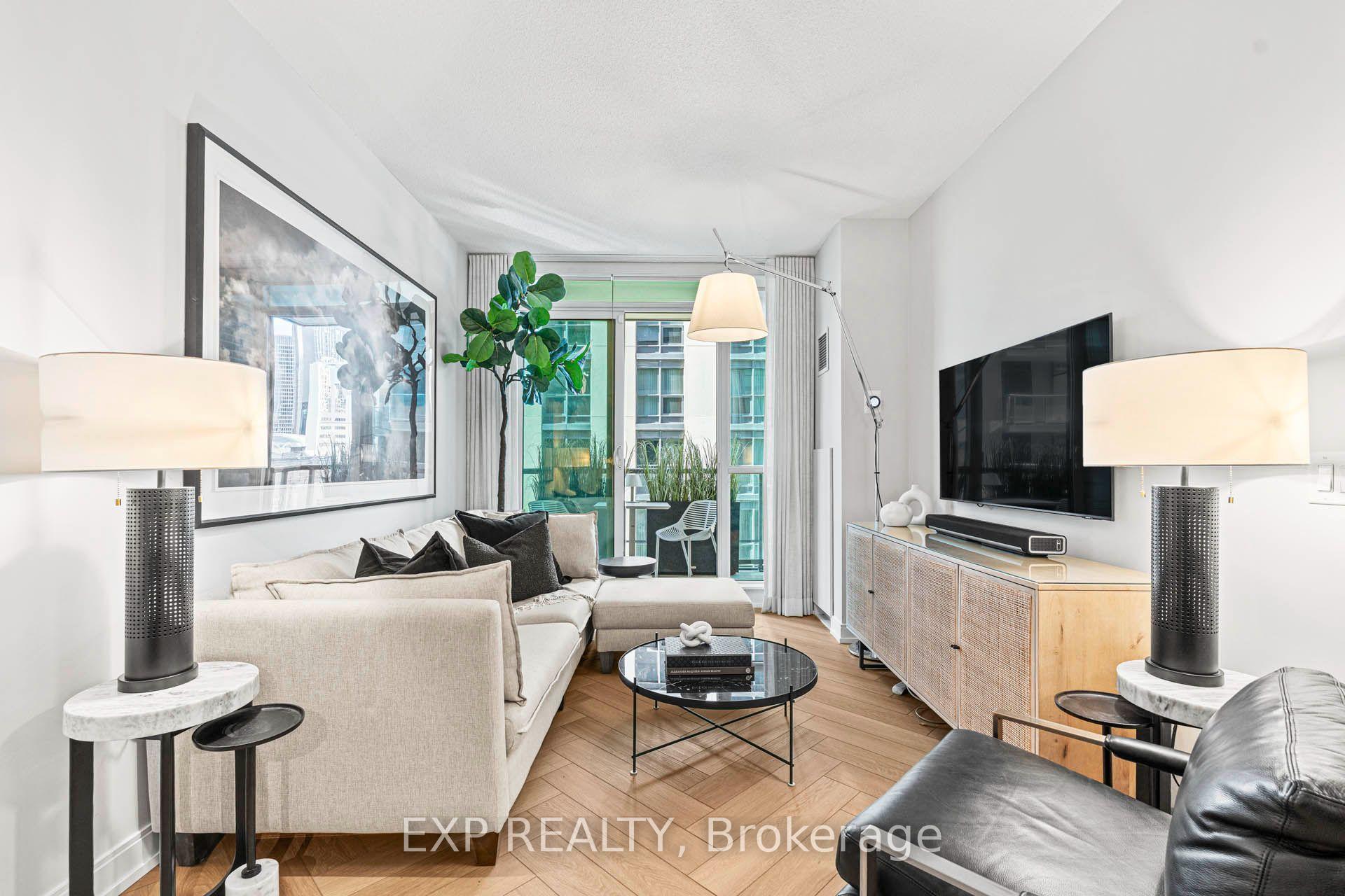 Photo 3 of Unit 604, 38 The Esplanade Avenue, Toronto, Waterfront Communities — HOMEH