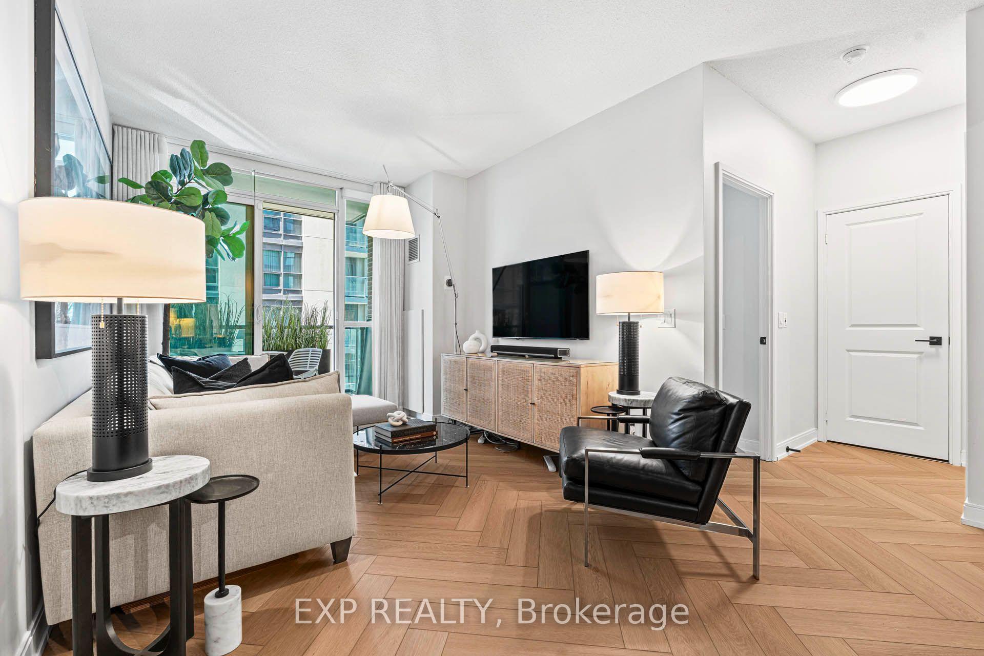 Photo 5 of Unit 604, 38 The Esplanade Avenue, Toronto, Waterfront Communities — HOMEH