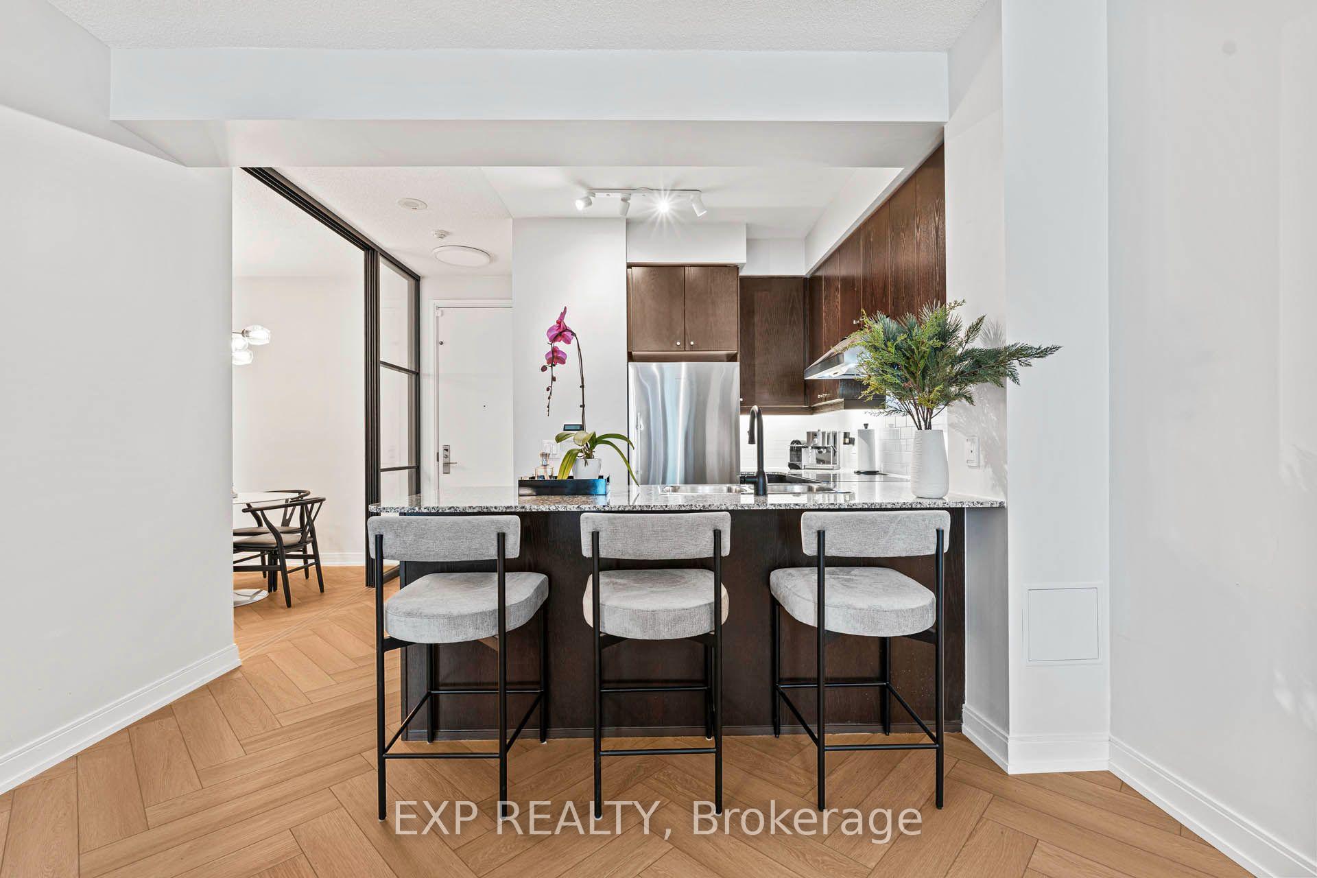Photo 6 of Unit 604, 38 The Esplanade Avenue, Toronto, Waterfront Communities — HOMEH