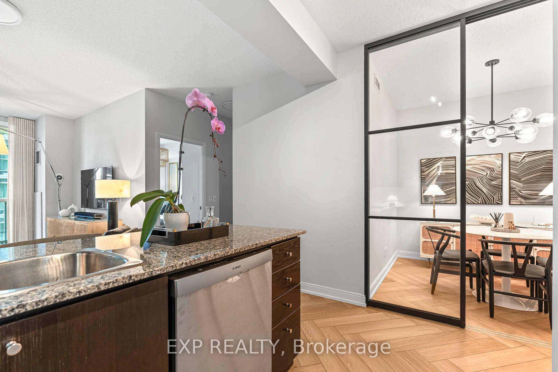 Photo 10 of Unit 604, 38 The Esplanade Avenue, Toronto, Waterfront Communities — HOMEH