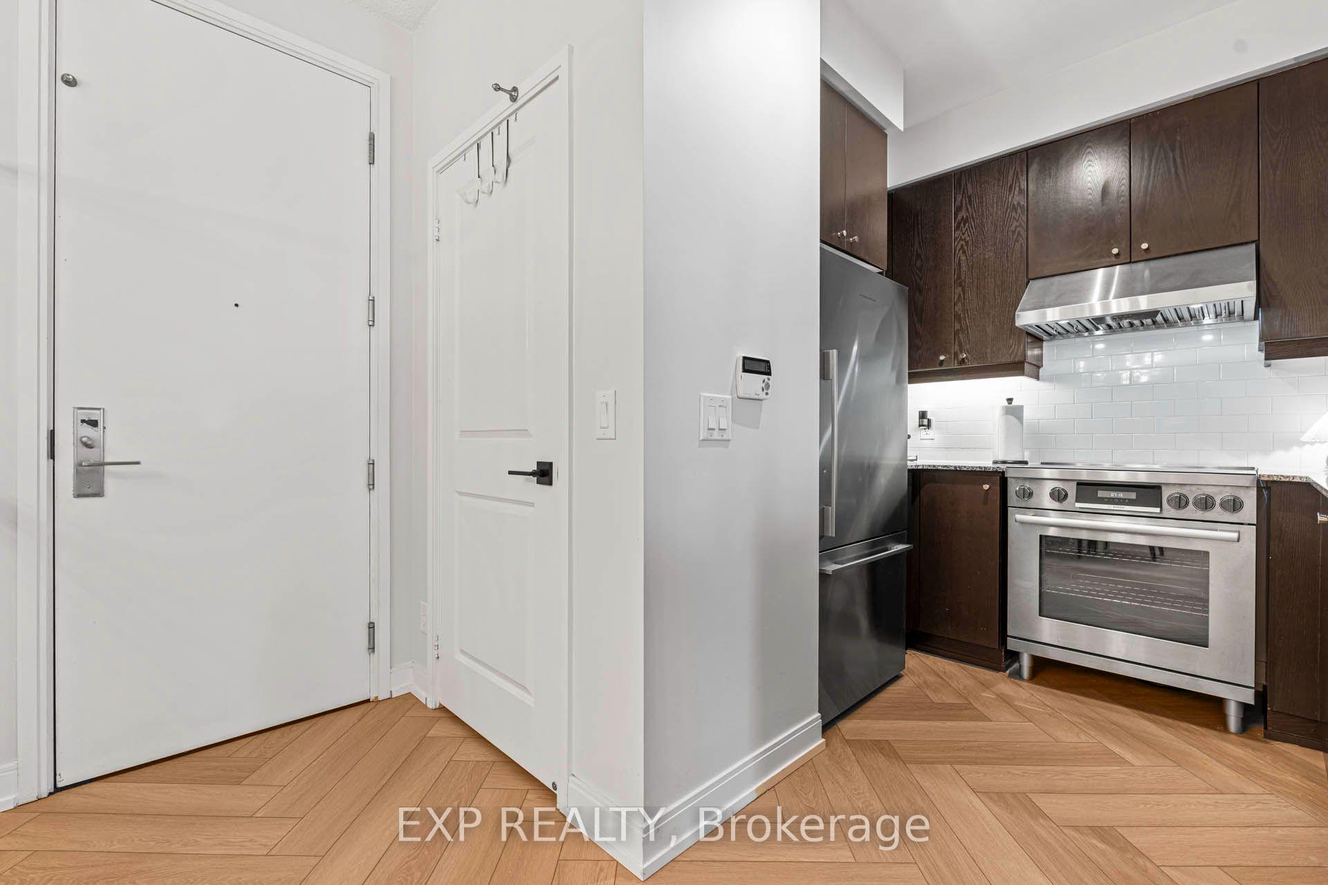 Photo 11 of Unit 604, 38 The Esplanade Avenue, Toronto, Waterfront Communities — HOMEH