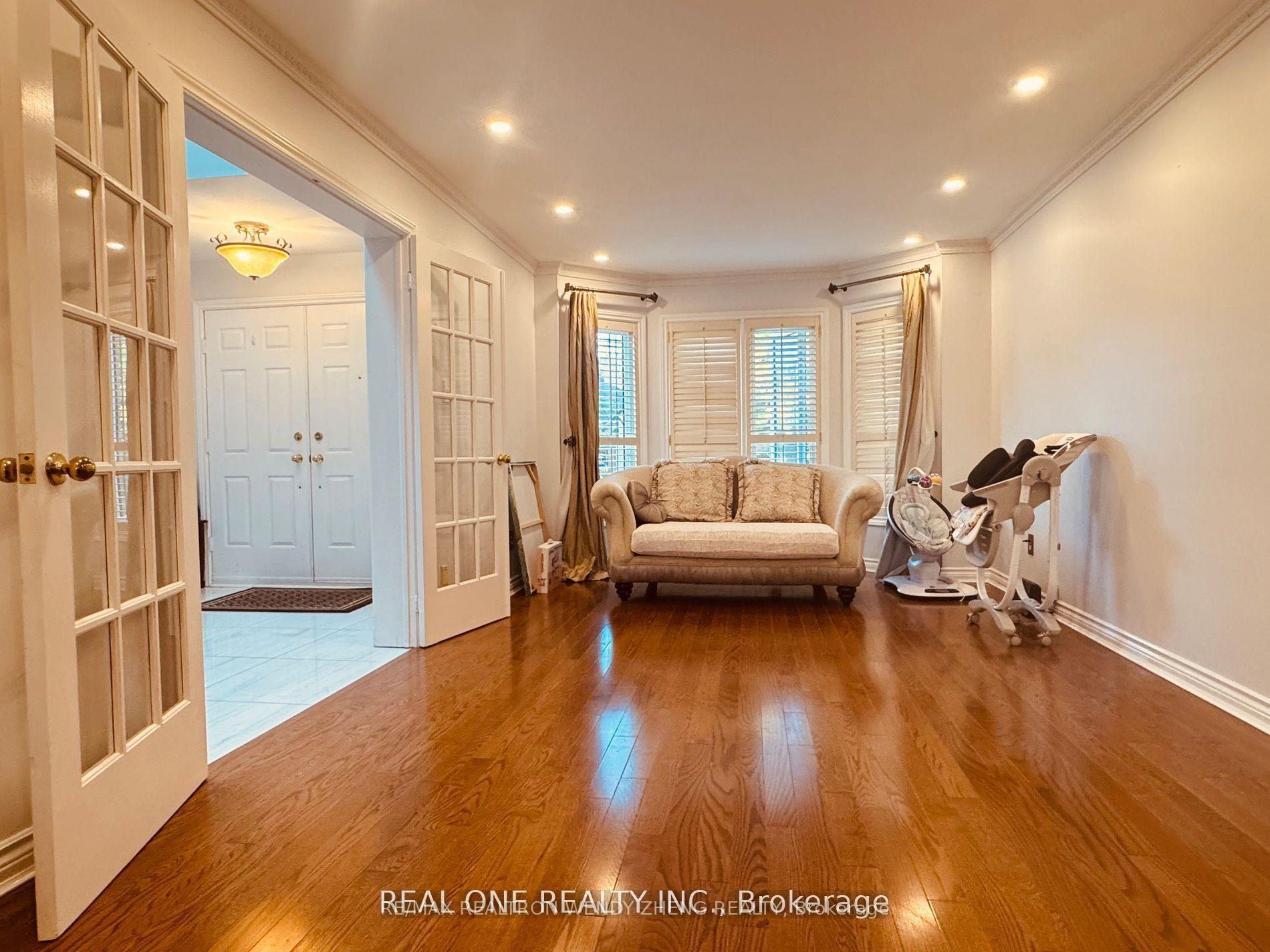 Photo 3 of 3 Elmsley Drive, Richmond Hill, Observatory — HOMEH