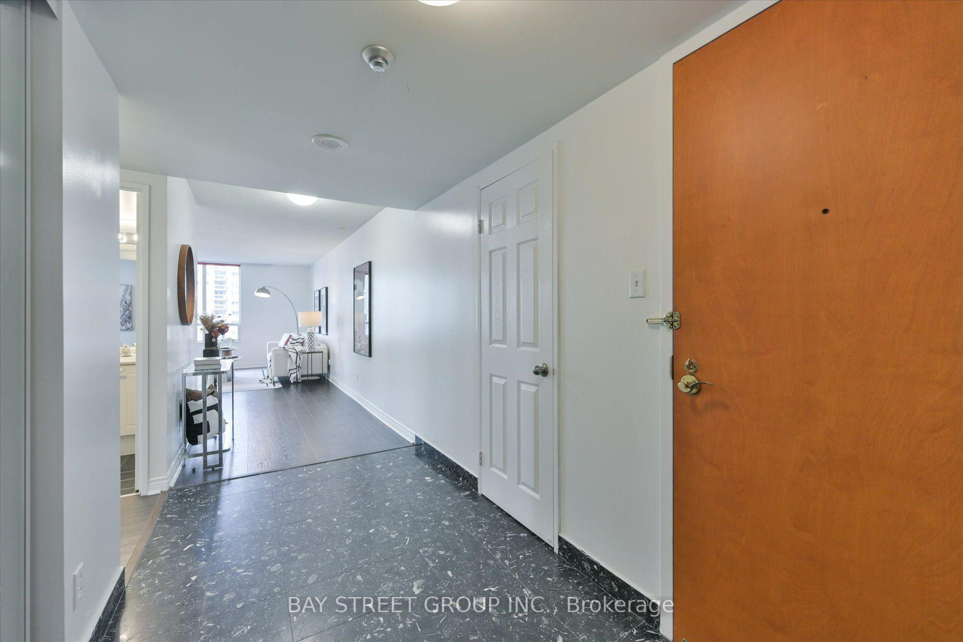 Photo 10 of Unit 1210, 260 Doris Avenue, North York, Willowdale East — HOMEH