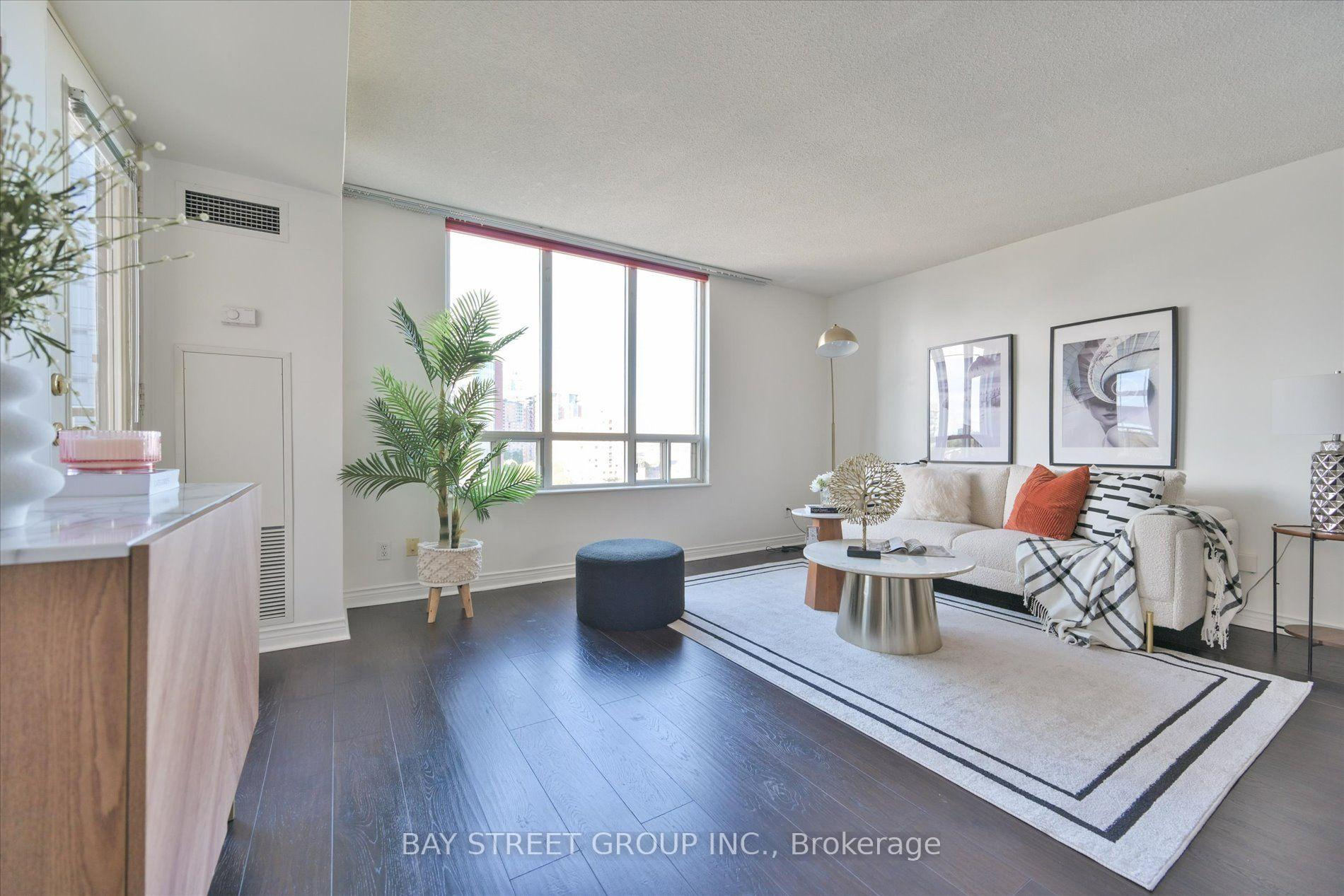 Photo 11 of Unit 1210, 260 Doris Avenue, North York, Willowdale East — HOMEH