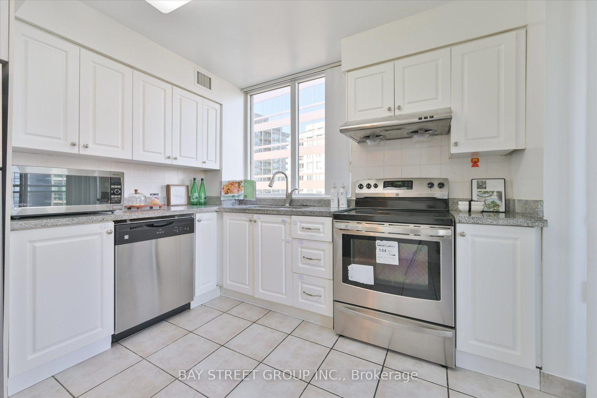 Photo 18 of Unit 1210, 260 Doris Avenue, North York, Willowdale East — HOMEH