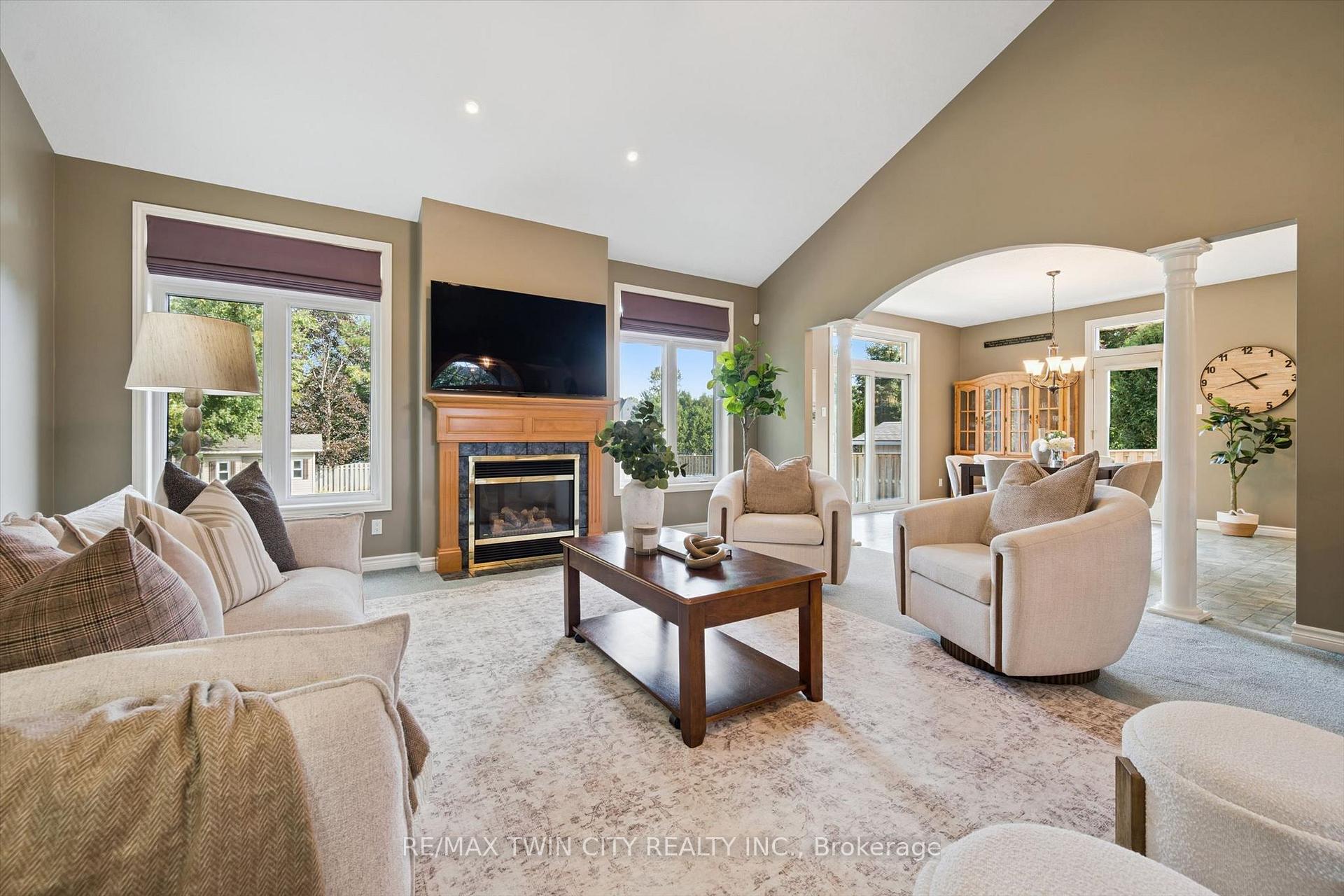 Photo 6 of 8 Chancellor Drive, Woolwich — HOMEH