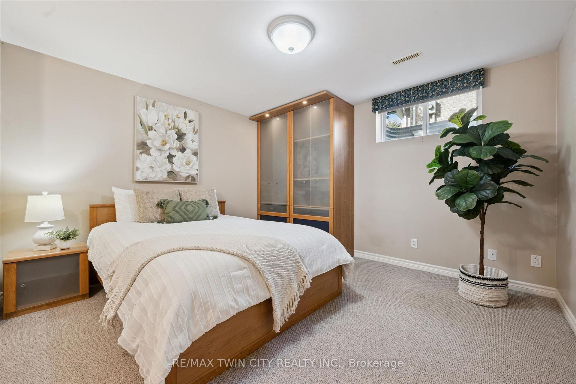 Photo 22 of 8 Chancellor Drive, Woolwich — HOMEH