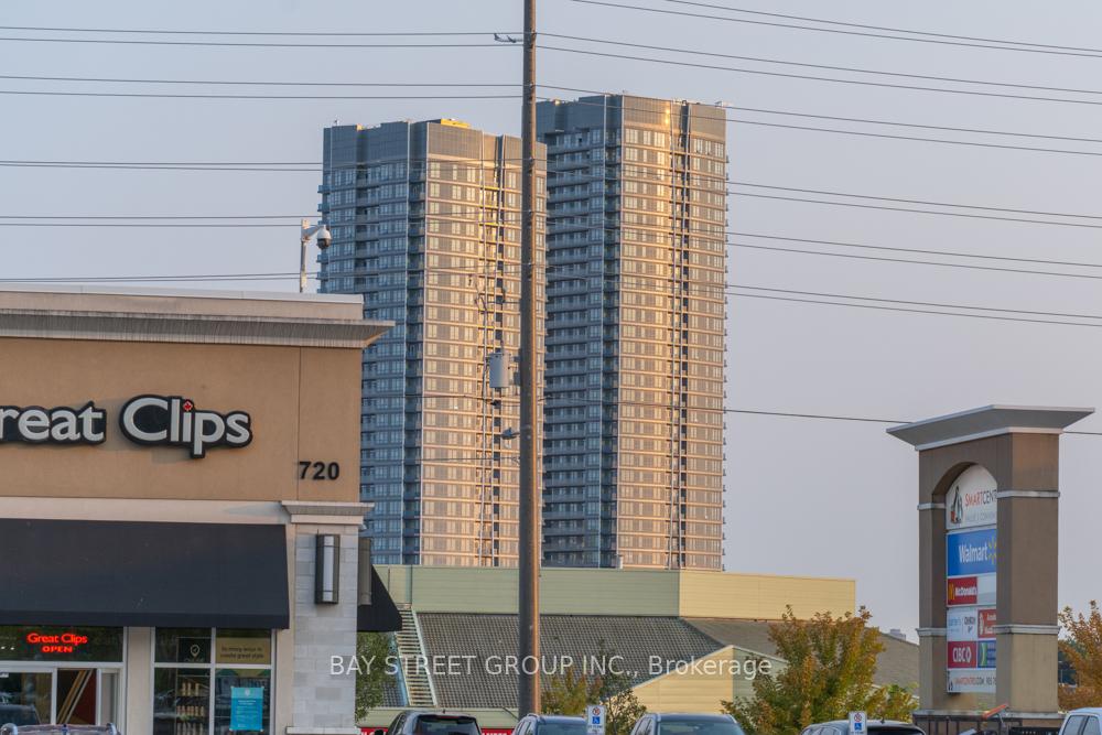 Photo 3 of Unit 1005 B, 50 Upper Mall Way, Vaughan, Brownridge — HOMEH